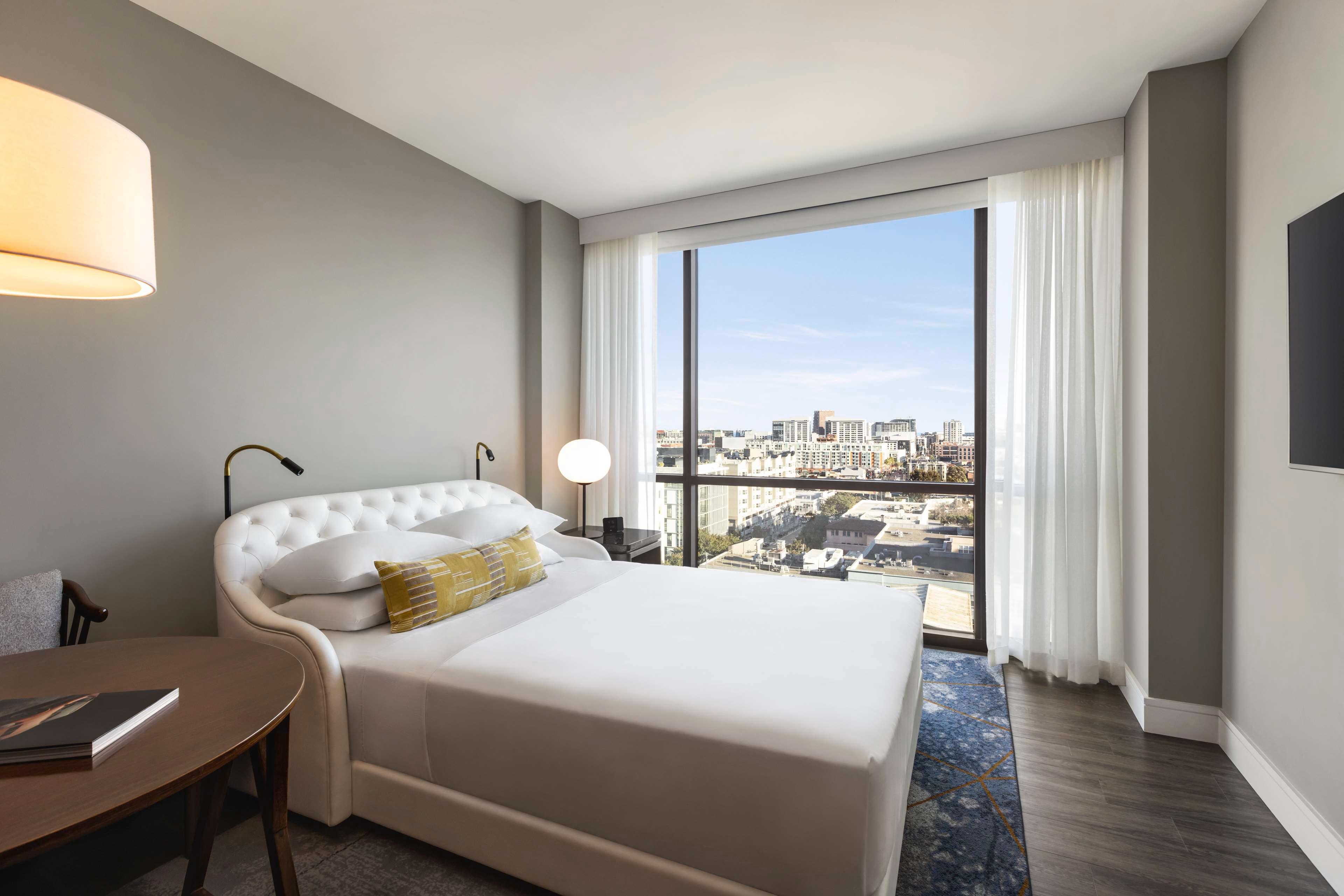 Studio Accessible-queen Size Bed