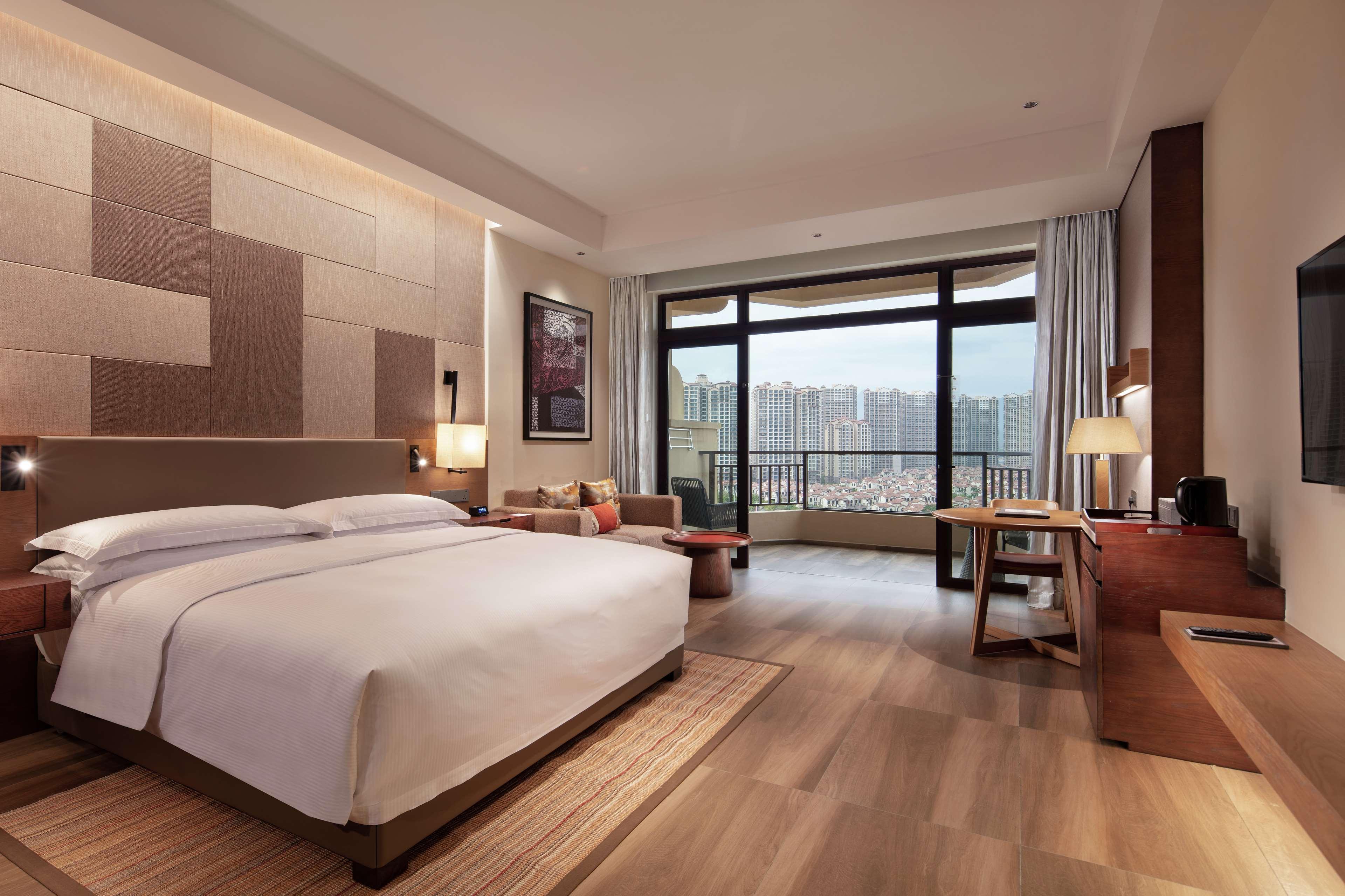 Room Guest Room King Bed