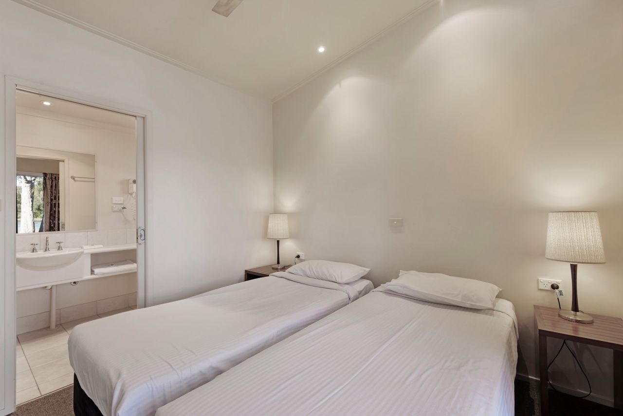 Cabin Deluxe Two Bedroom