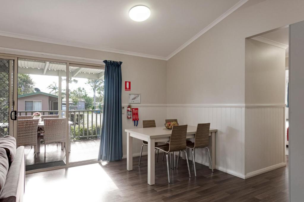 Cabin Deluxe Two Bedroom