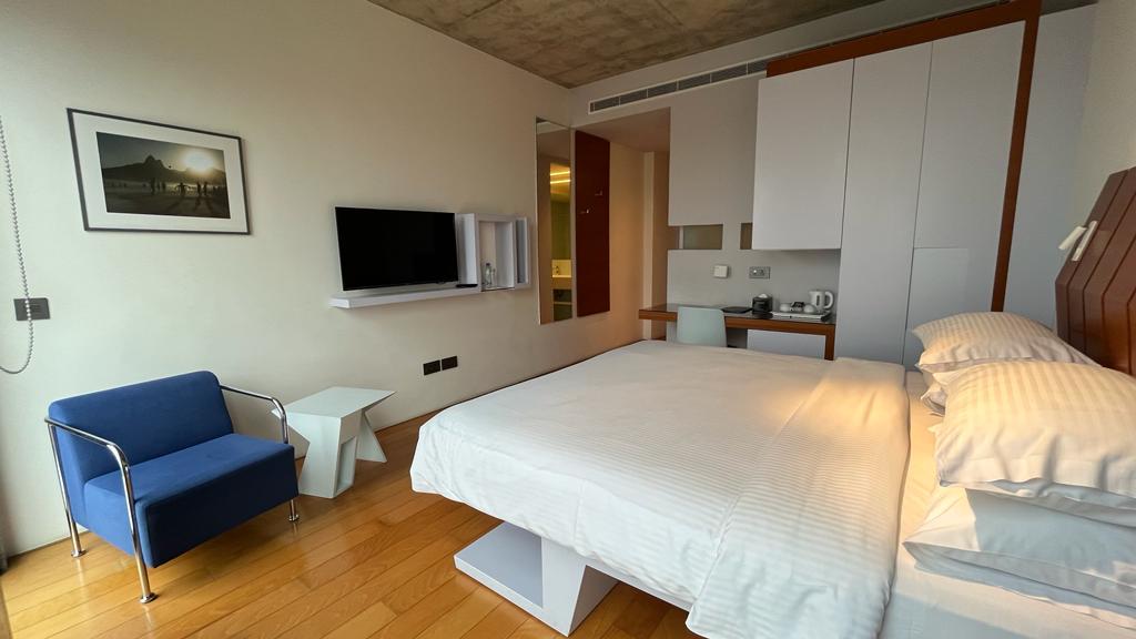 Double Deluxe King Bed