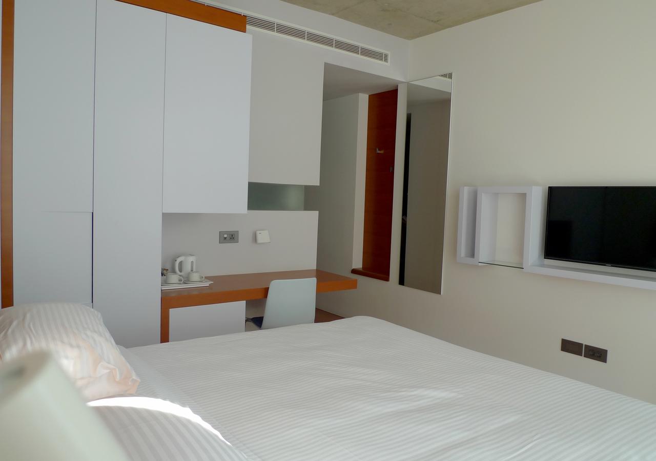 Double Deluxe King Bed