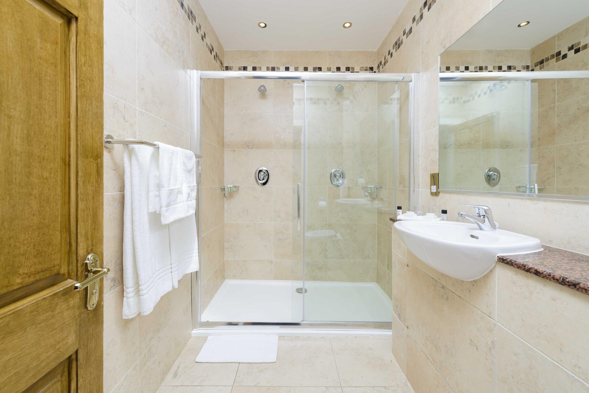 Double or Twin Classic One Bedroom