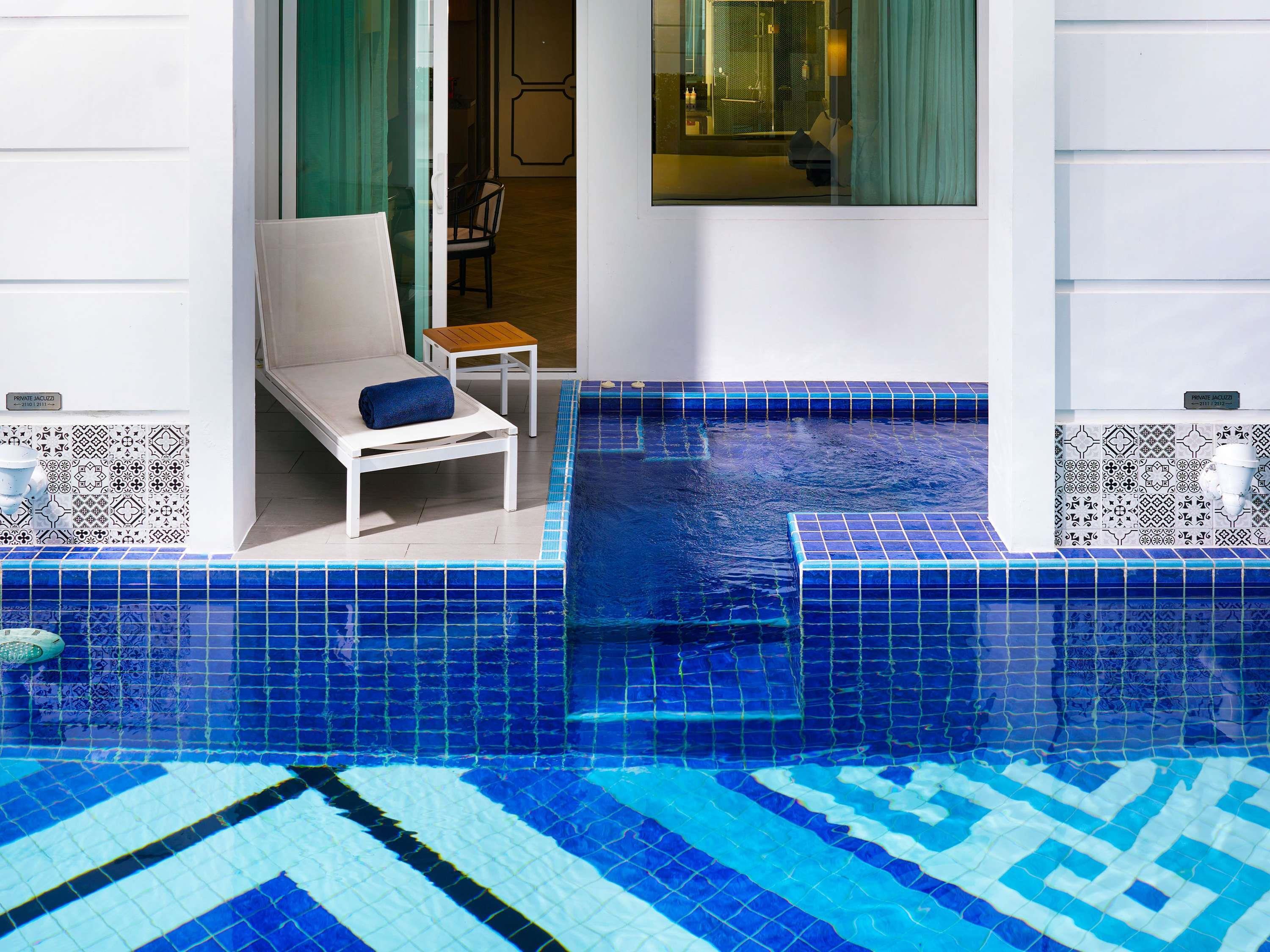 Double Deluxe Pool View