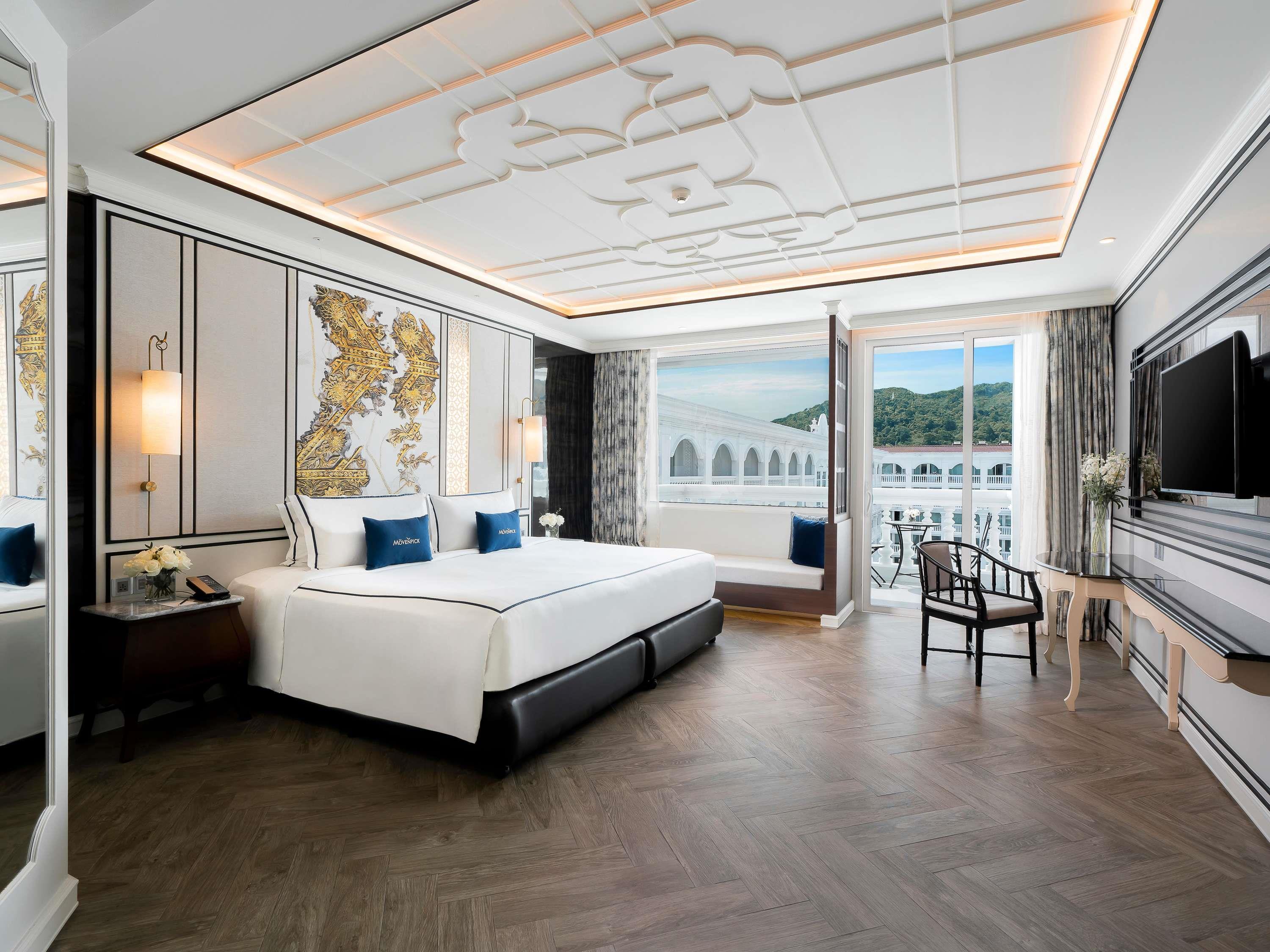 Double Deluxe King Bed