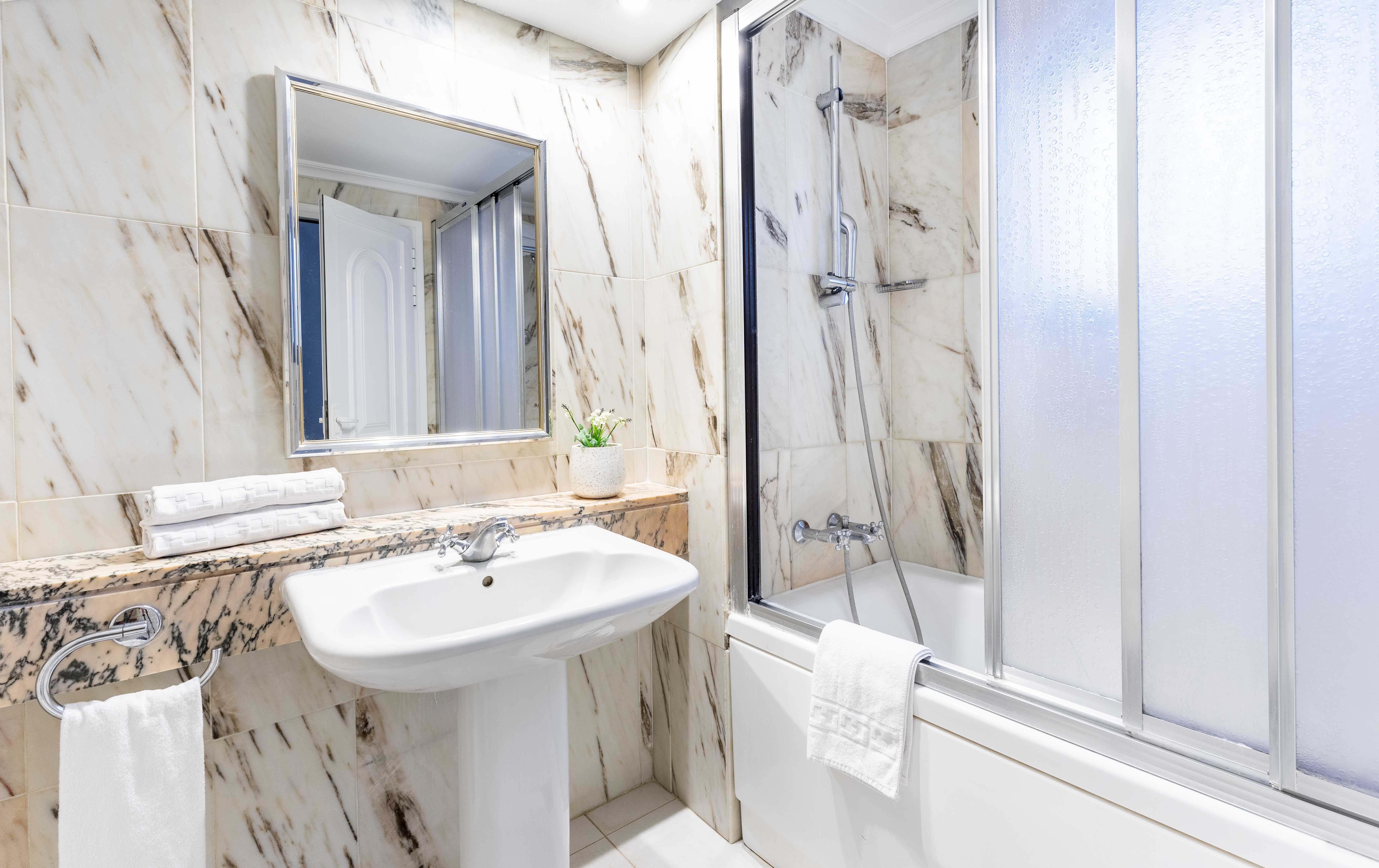 Apartment Capacity 3