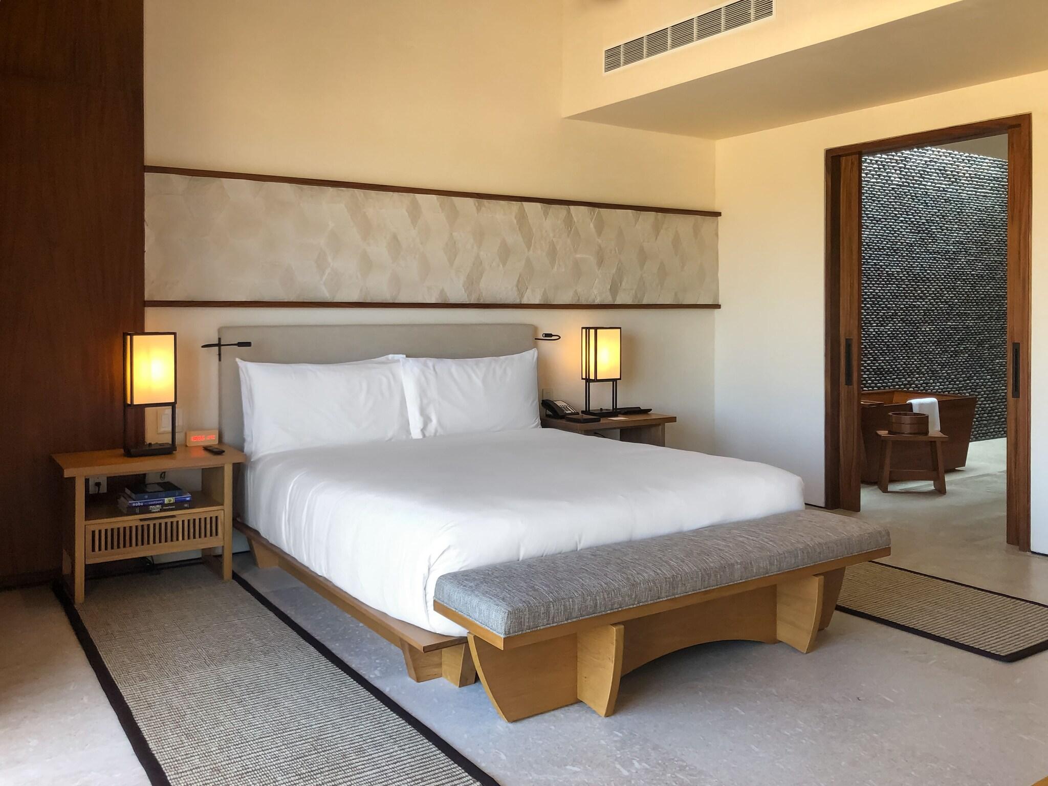 Suite Ocean View Queen Bed