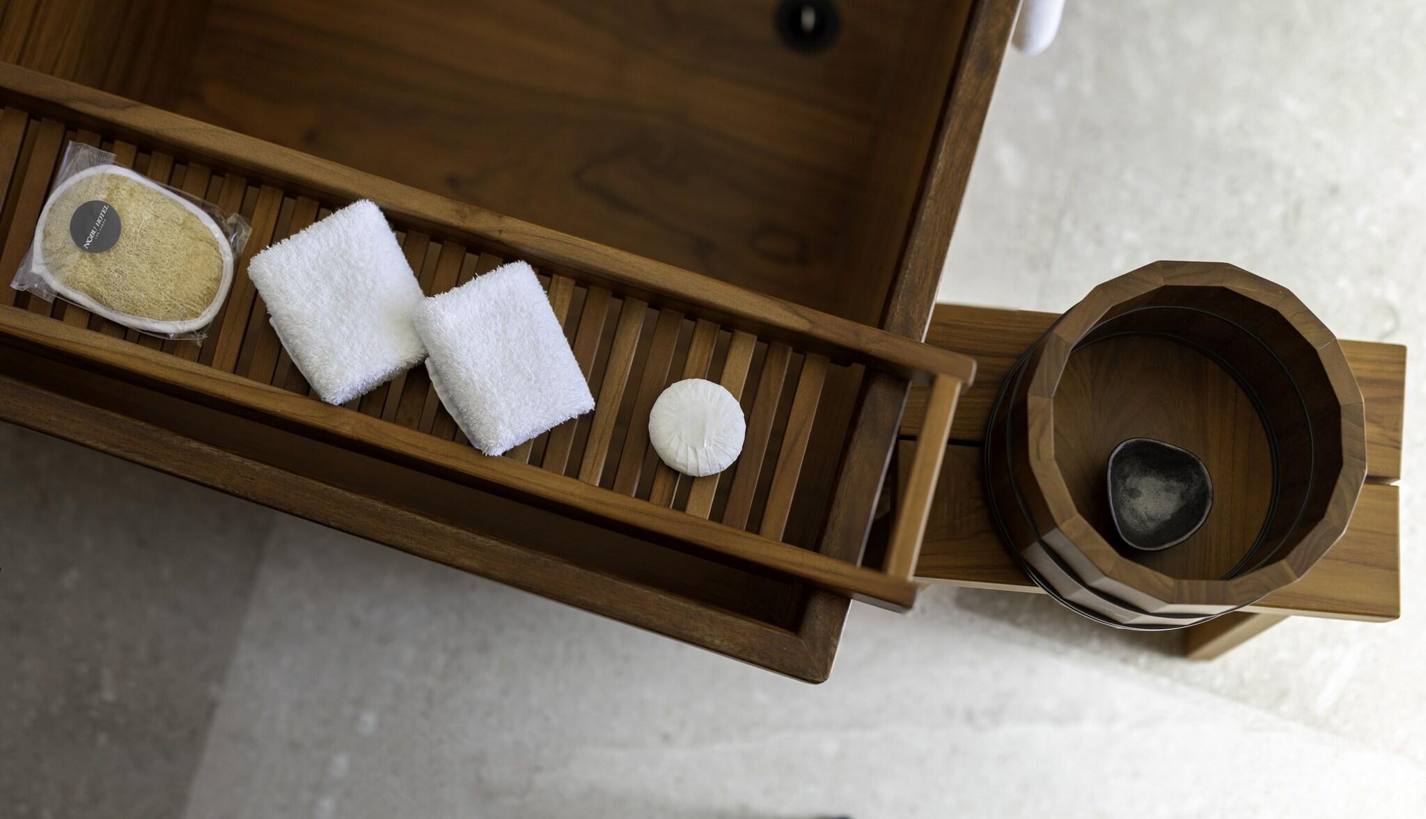 Suite Ocean View Queen Bed