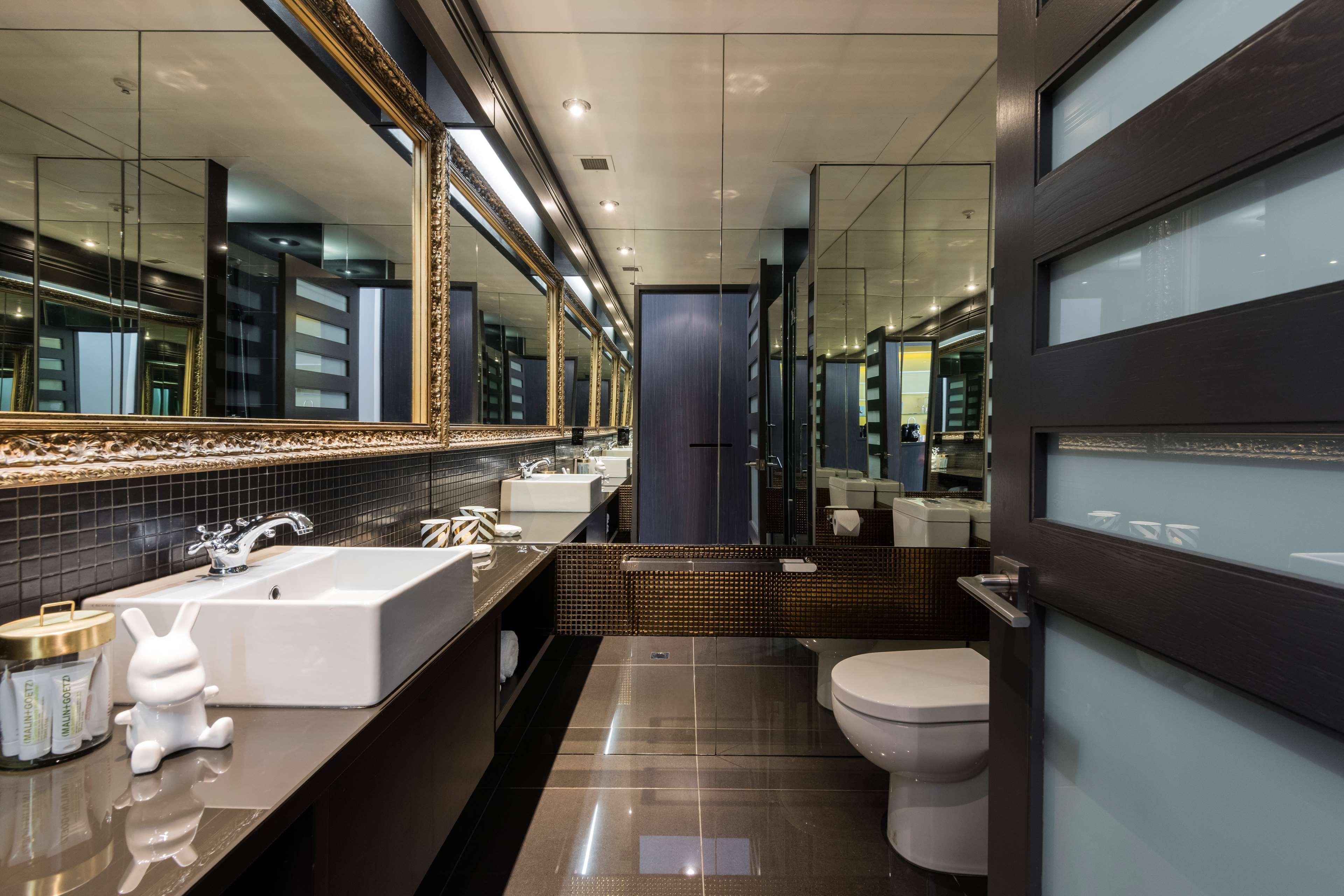 Double Superior King Bed