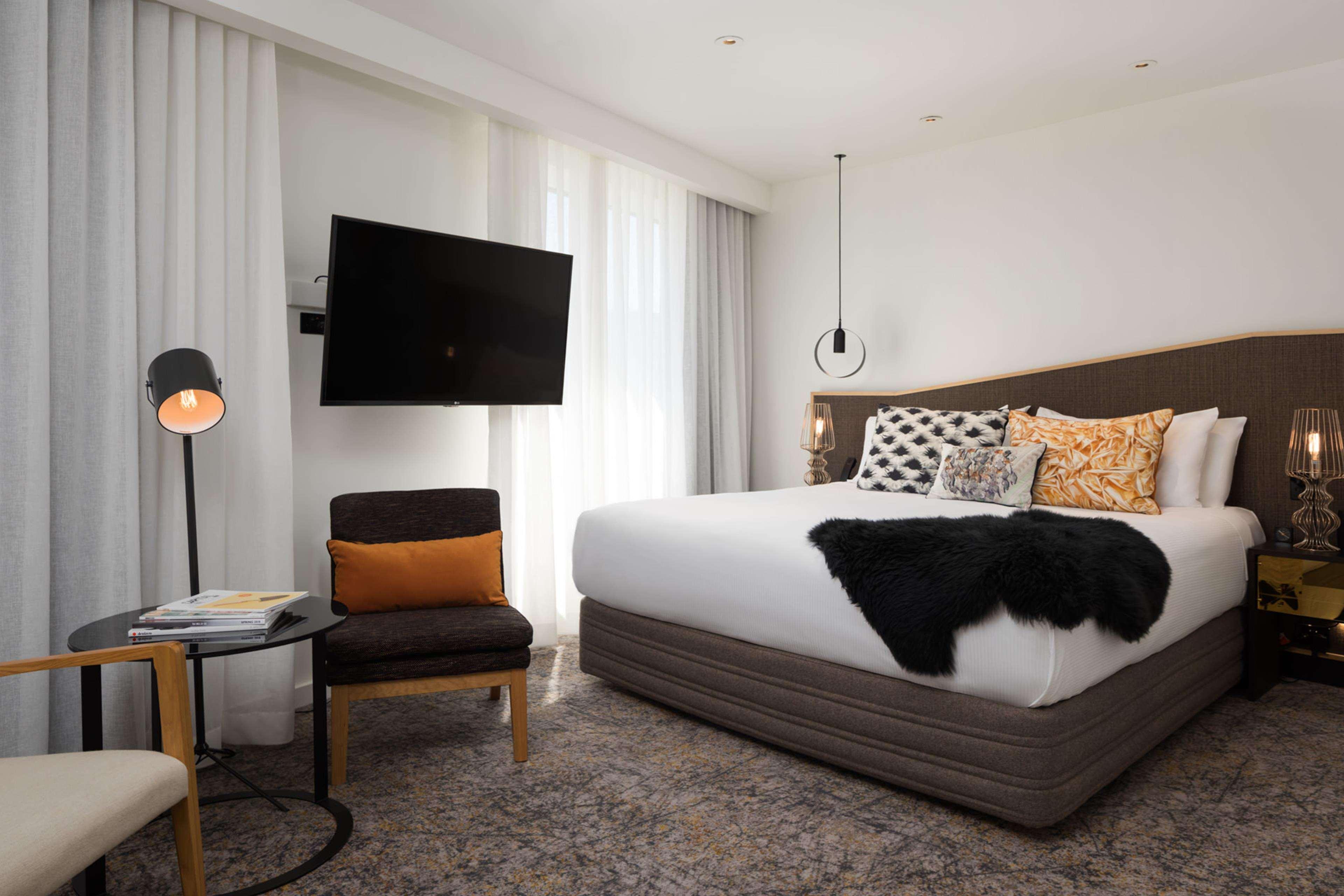 Double Deluxe King Bed