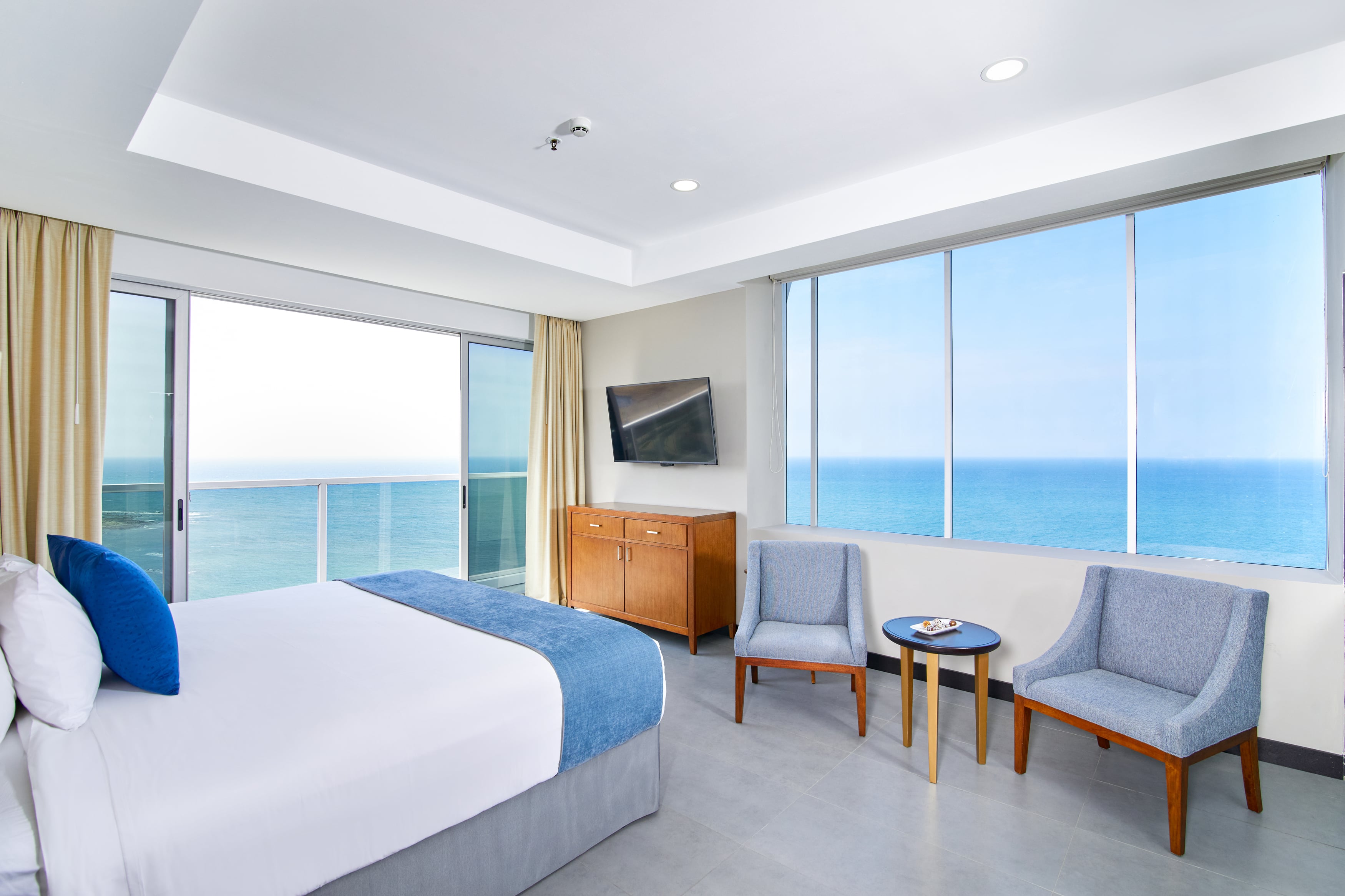 Suite Deluxe King Bed