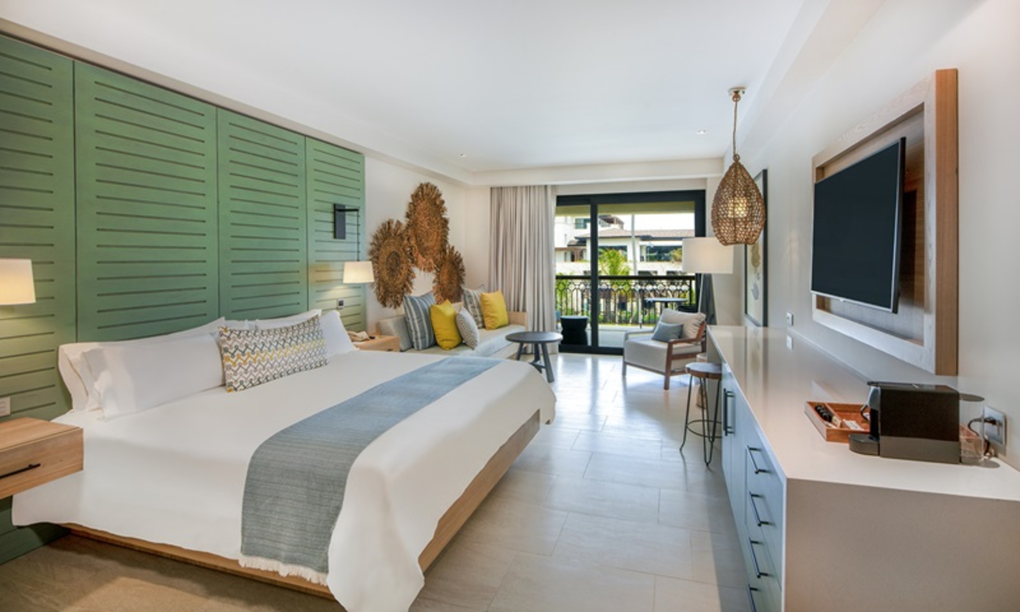 Junior Suite Garden View King Bed