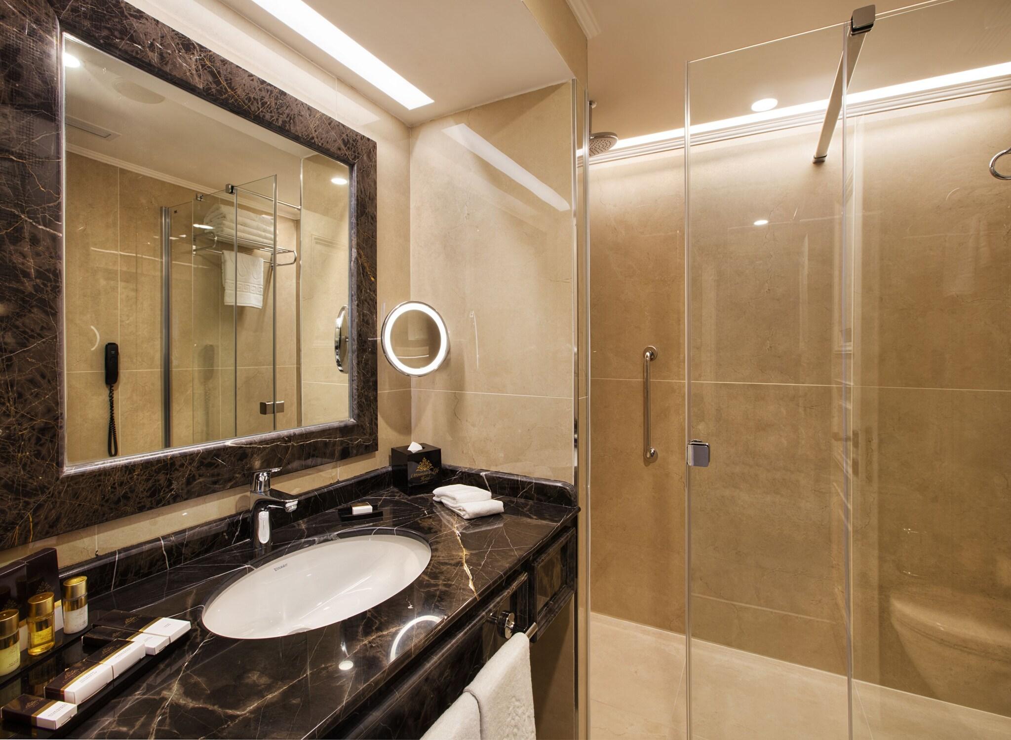 Studio King Size Bed