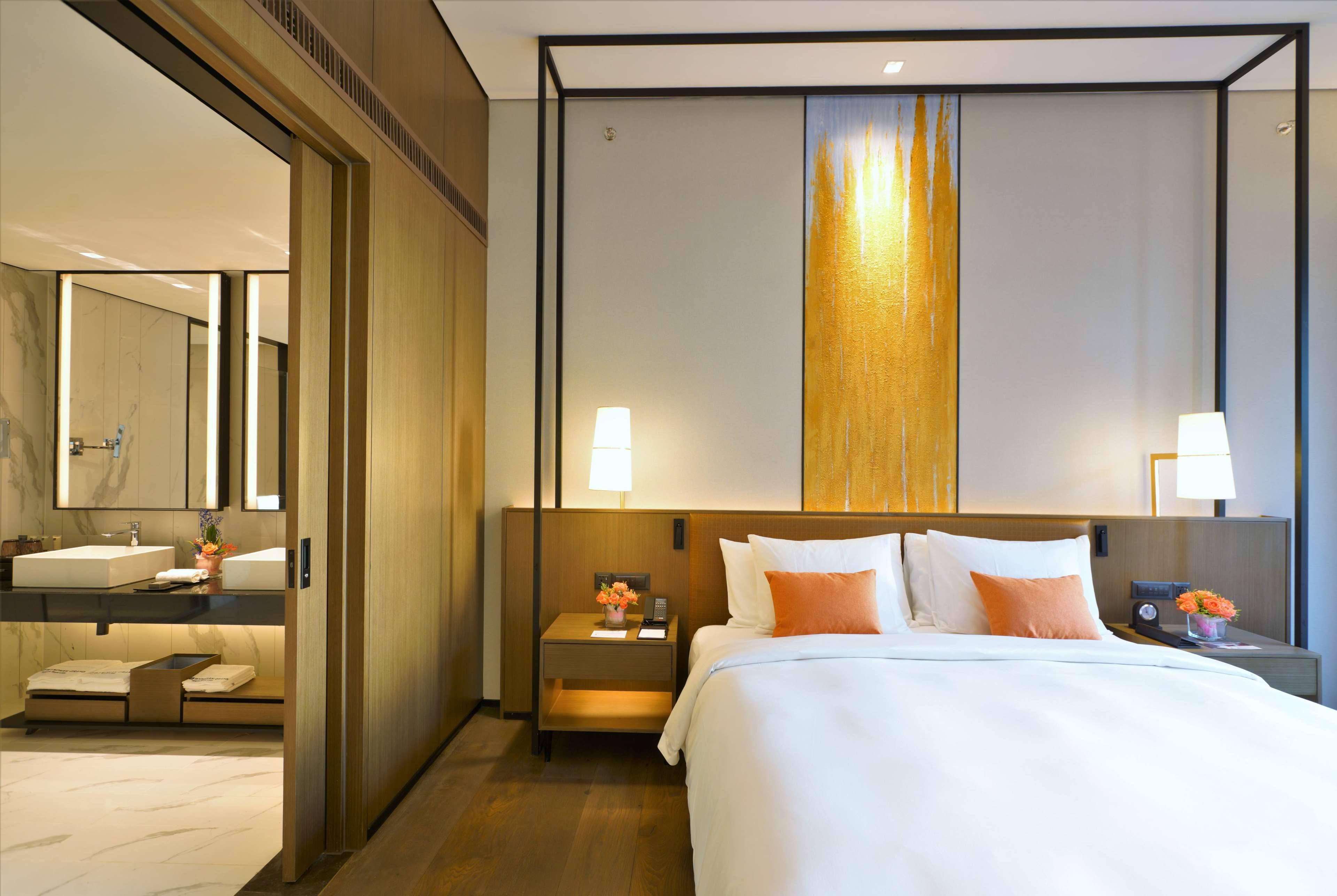 Suite Deluxe King Bed