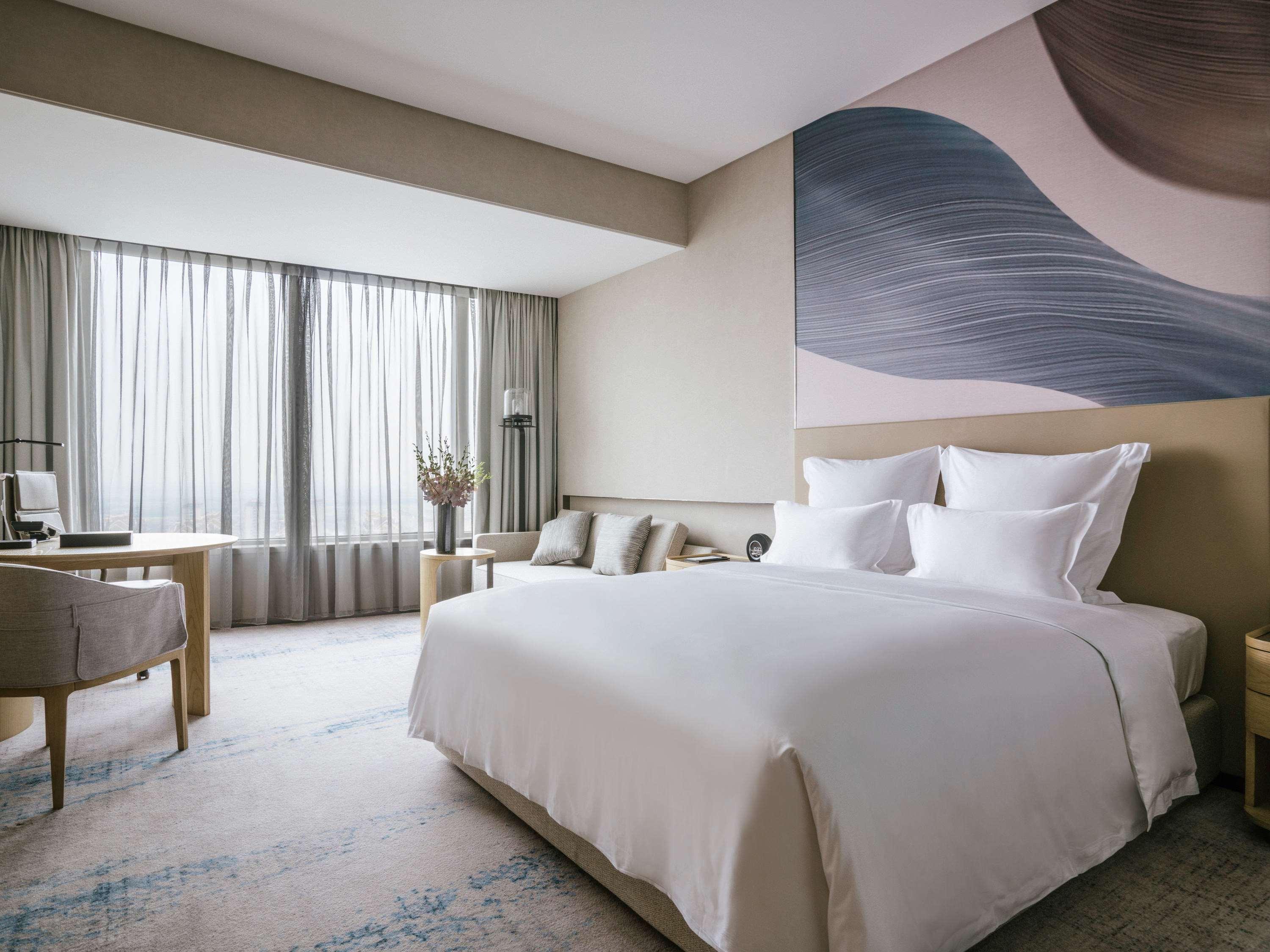 Double Deluxe City View King Bed