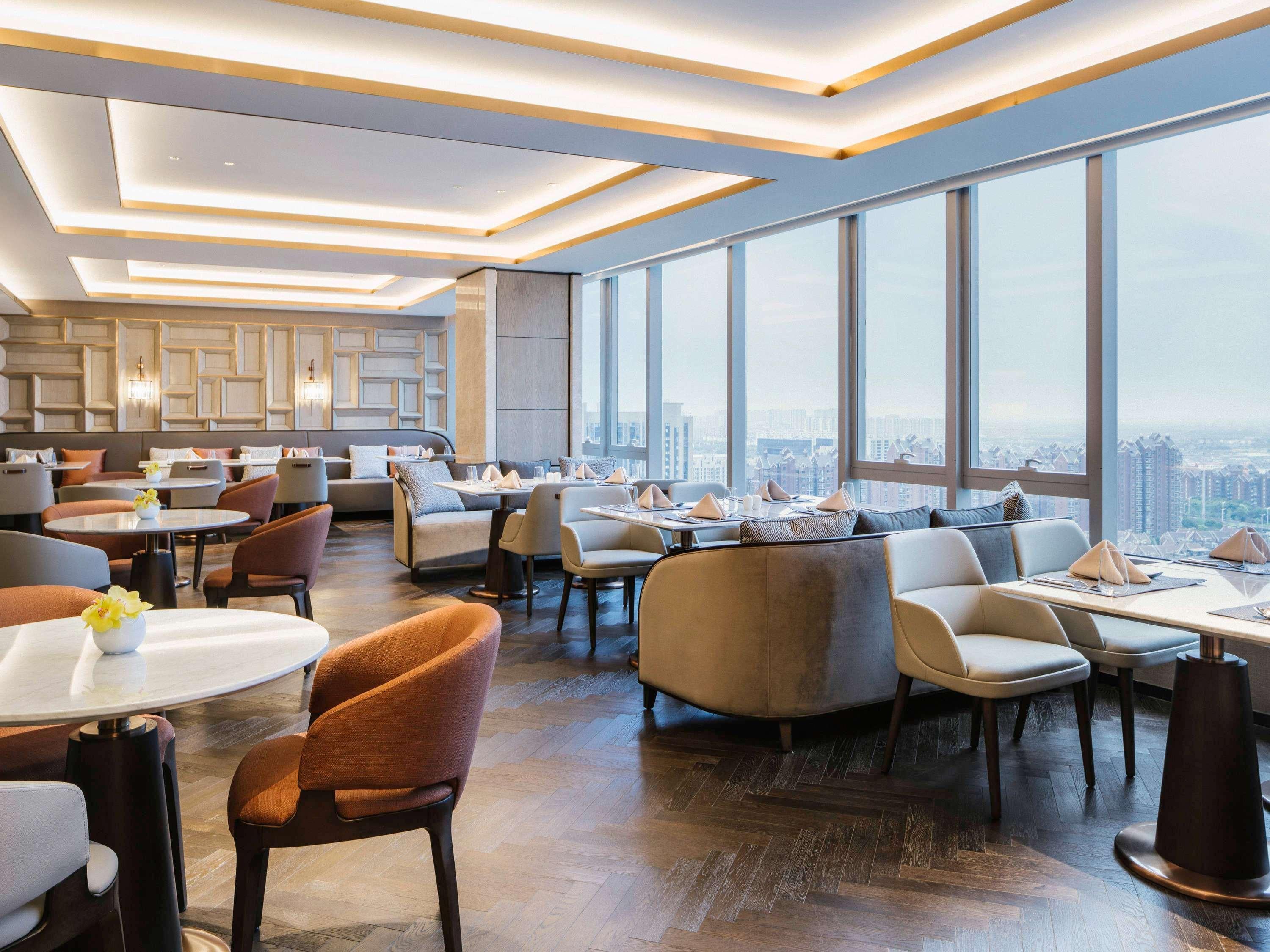 Twin Deluxe Executive