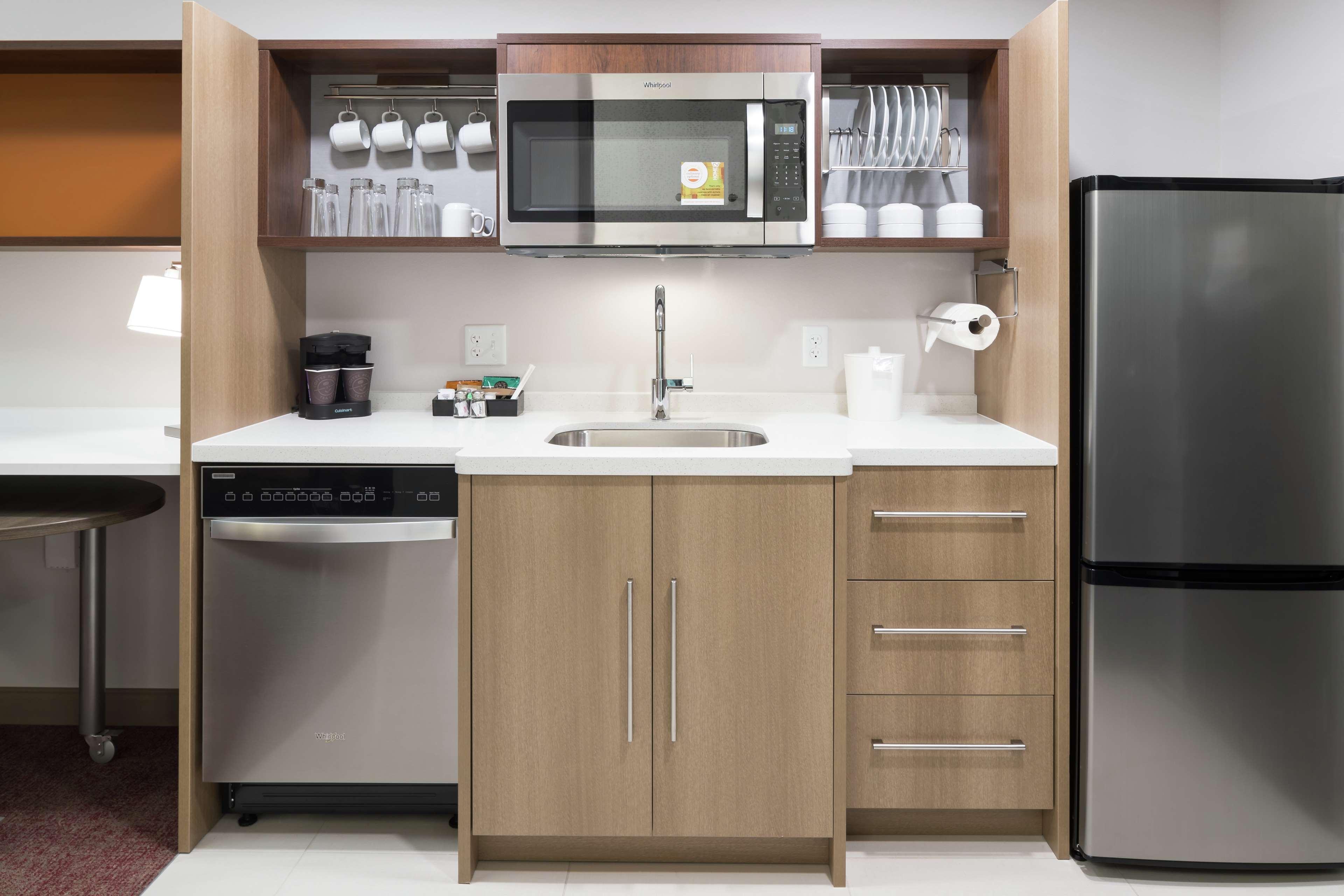 Studio Two Queen Beds