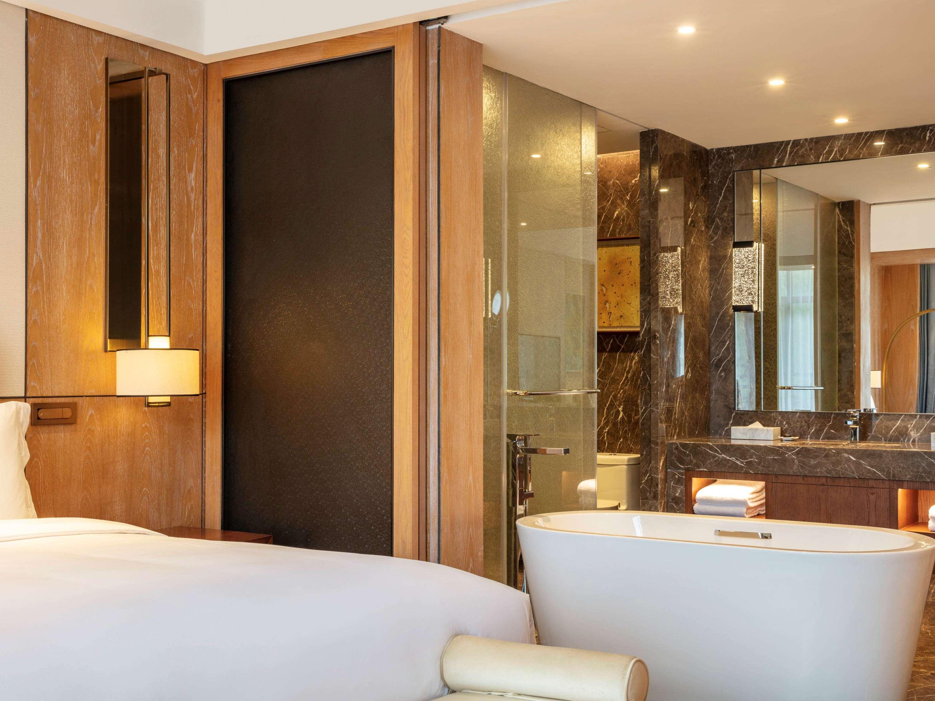 Twin Deluxe with Balcony