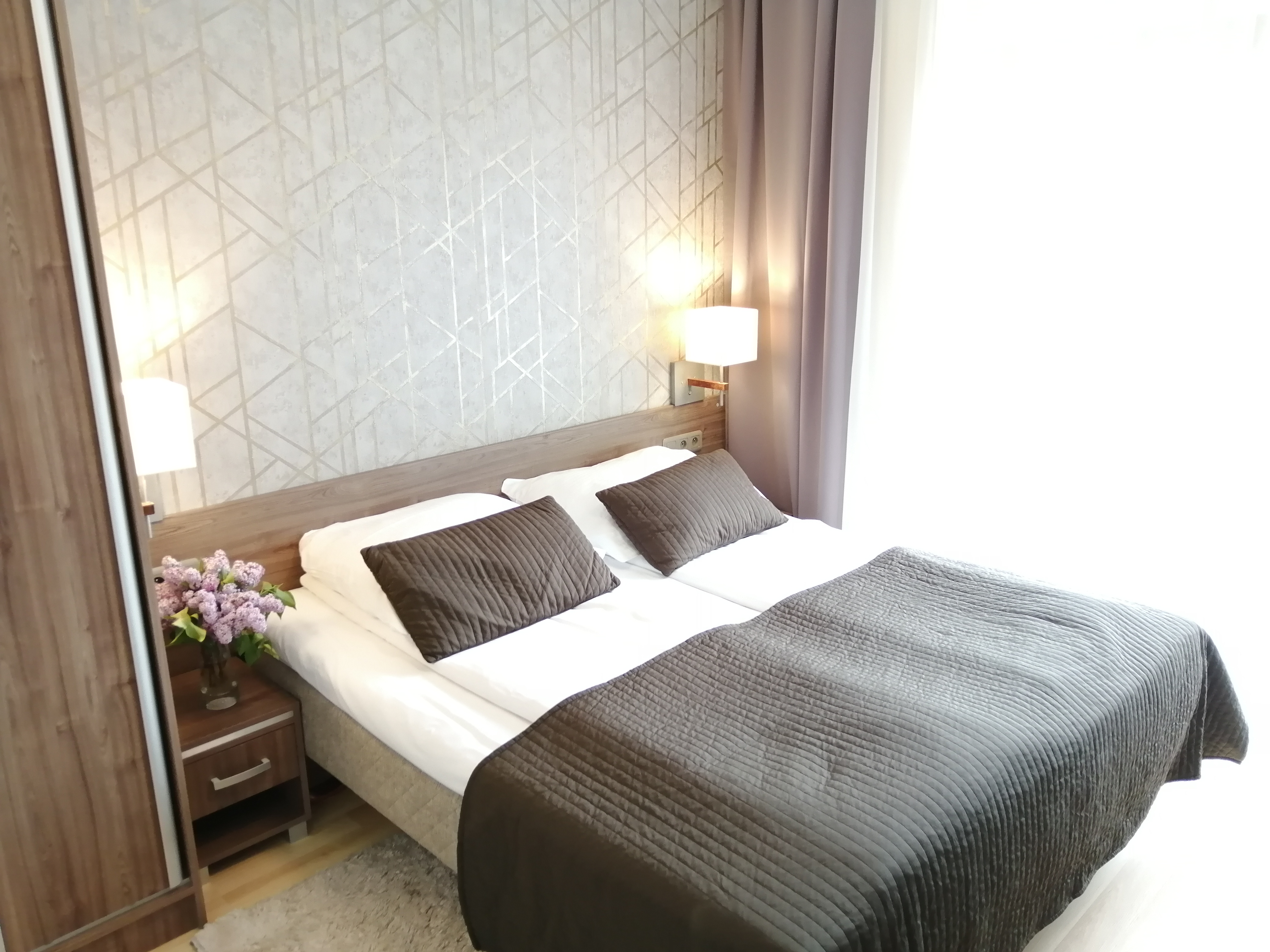 Double or Twin Standard