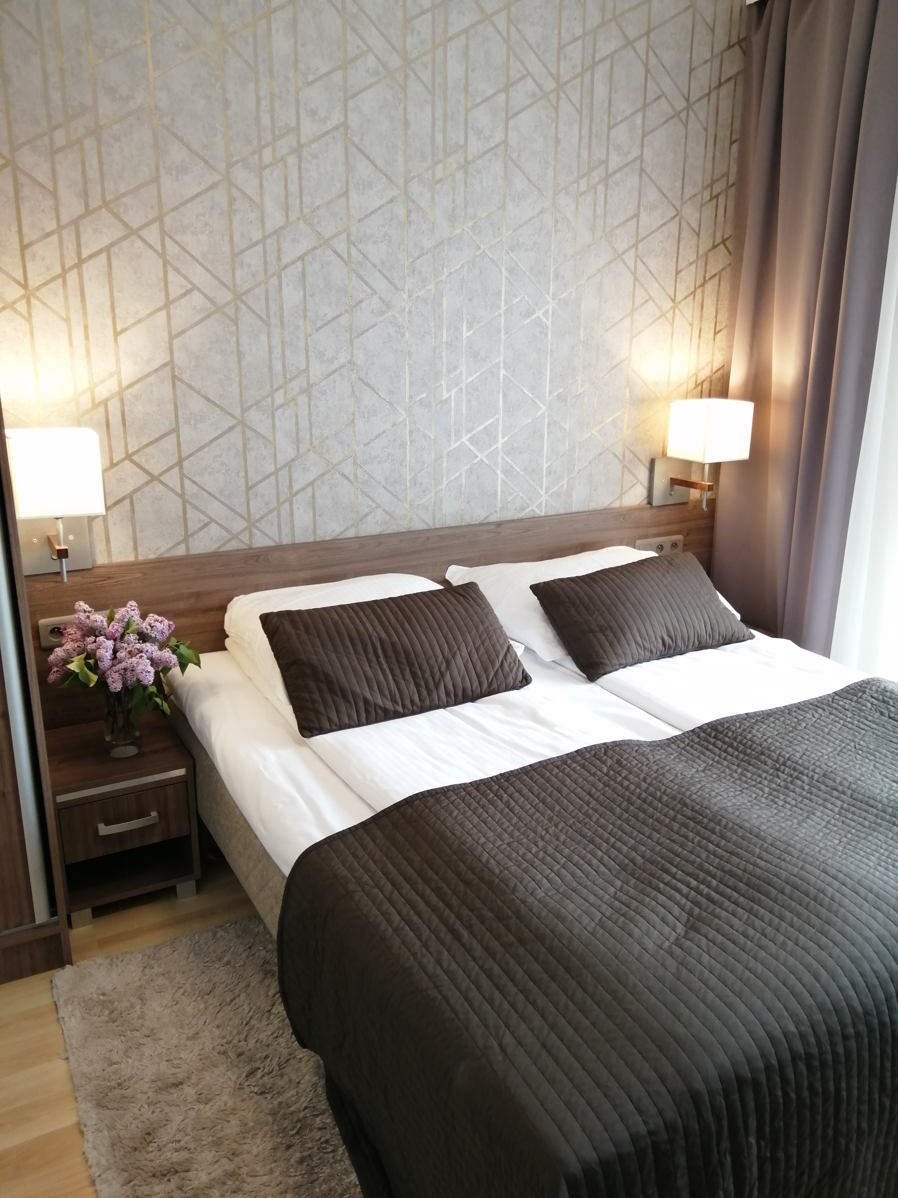 Double or Twin Standard