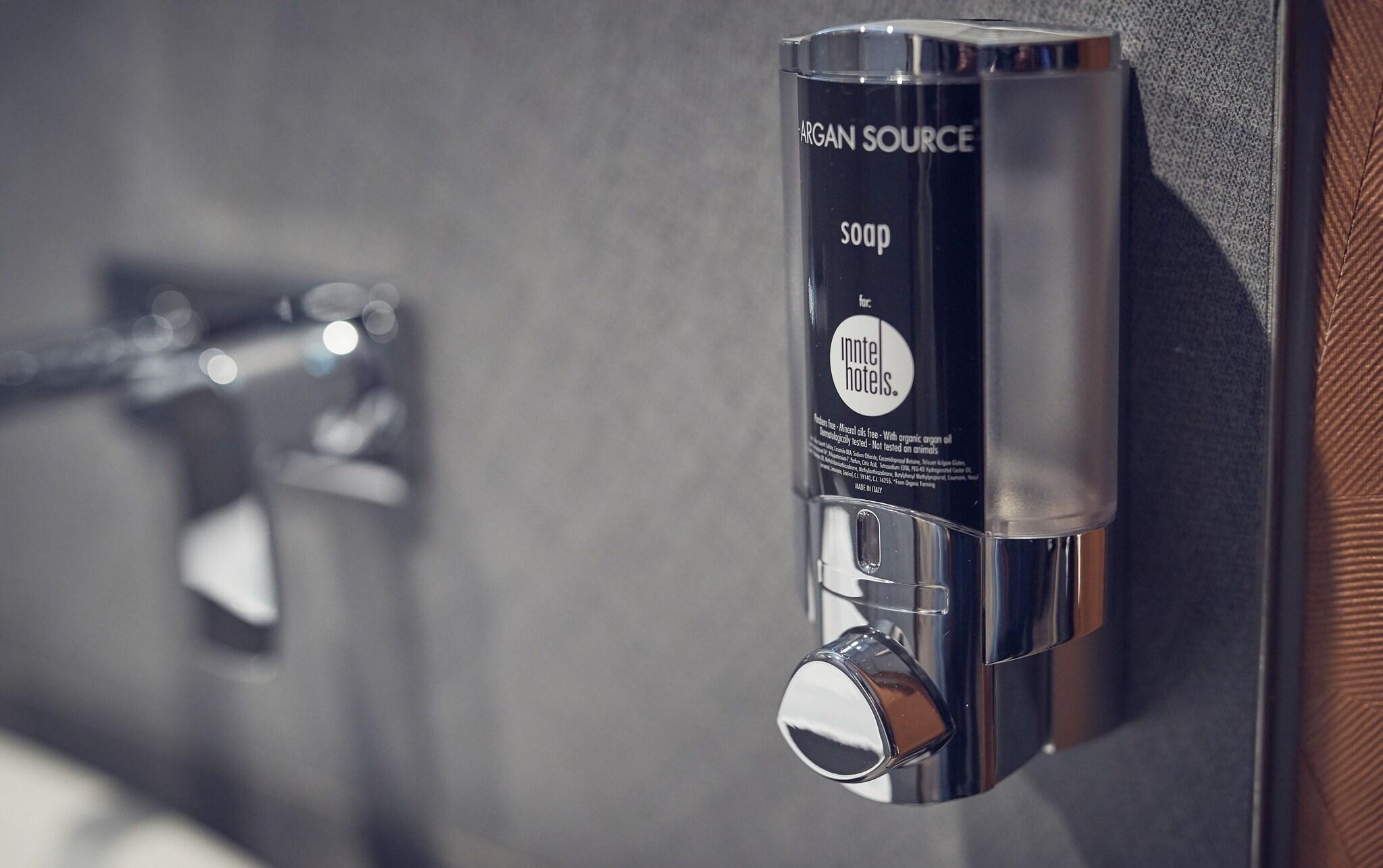 Family Room King Size Bed