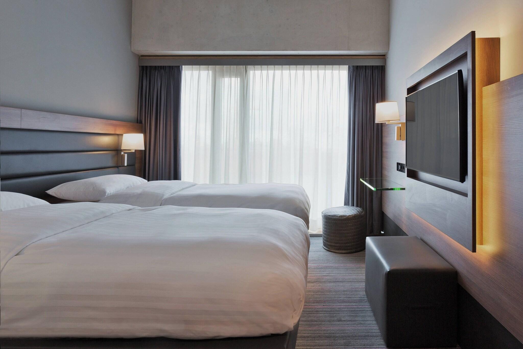 Double Queen Size Bed