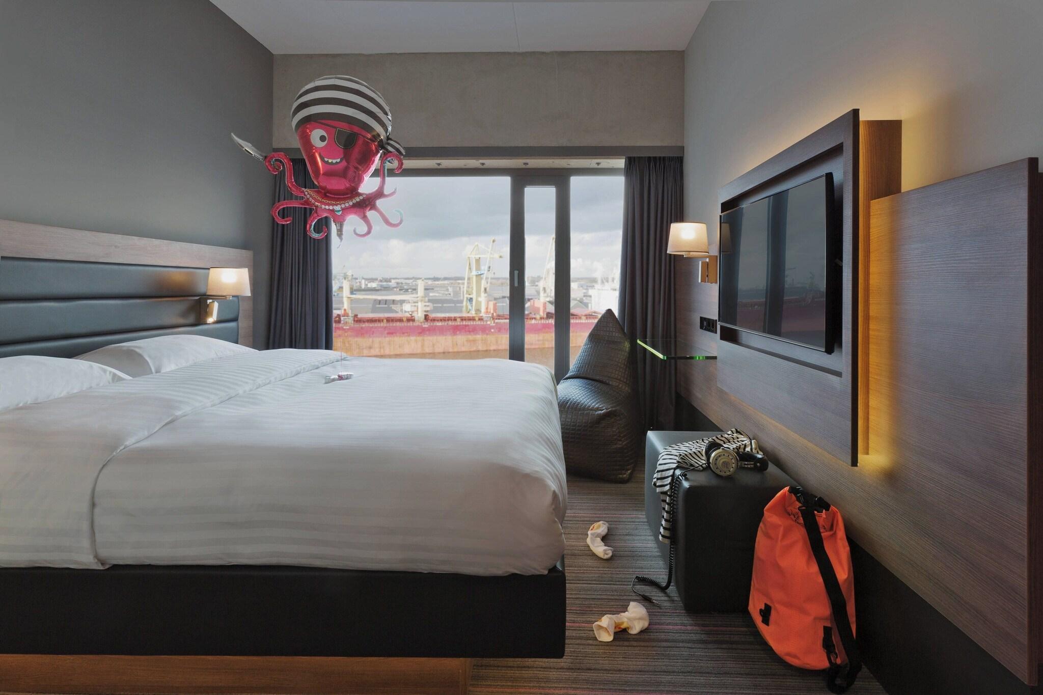 Double Queen Size Bed