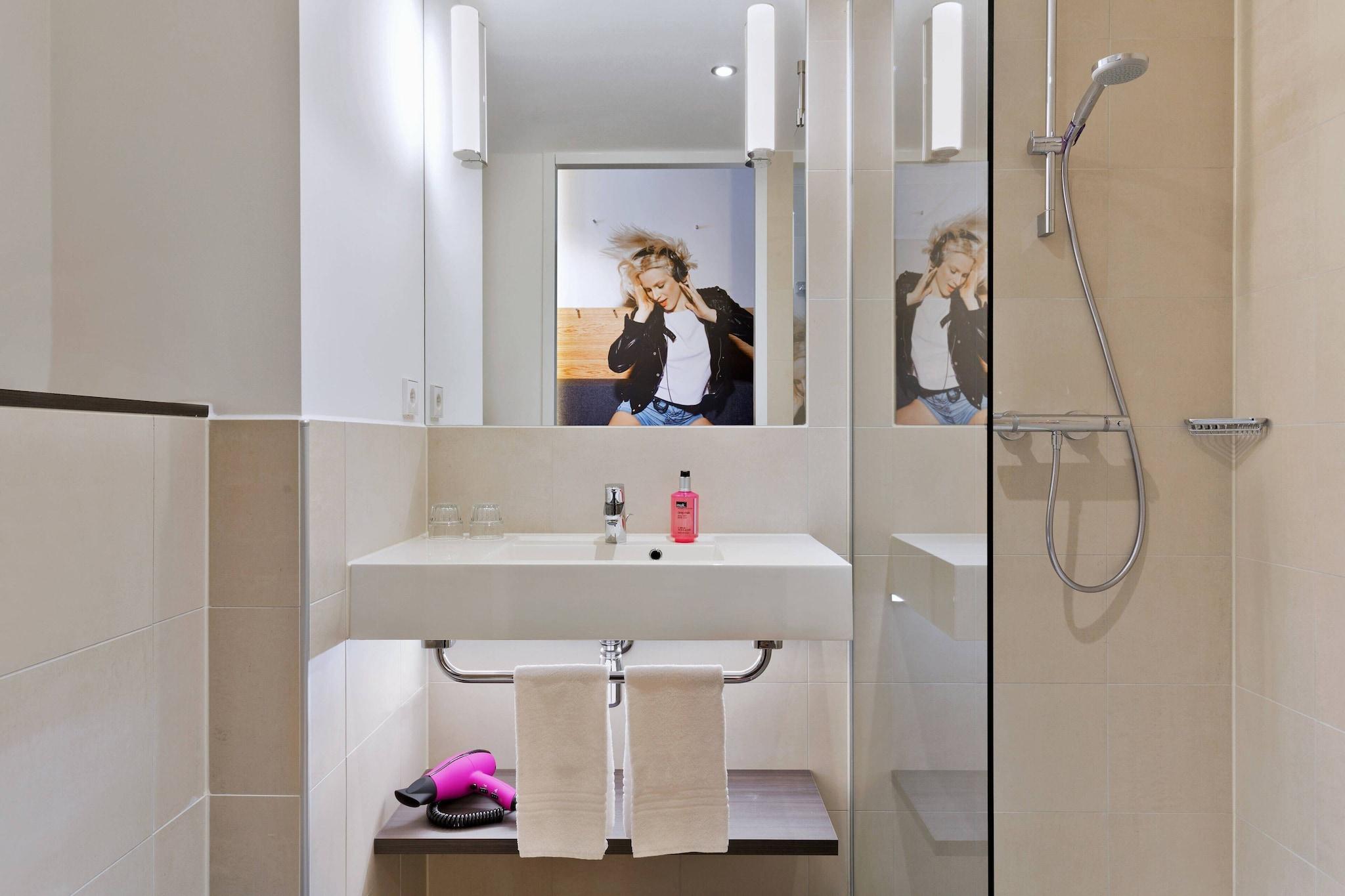 Double Queen Size Bed