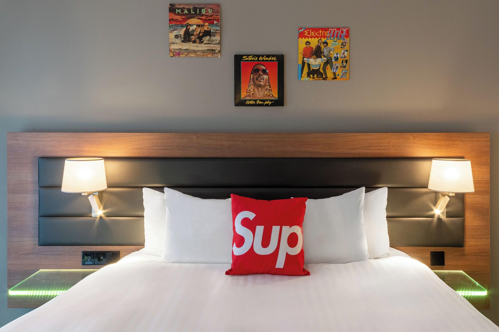 Double Queen Size Bed