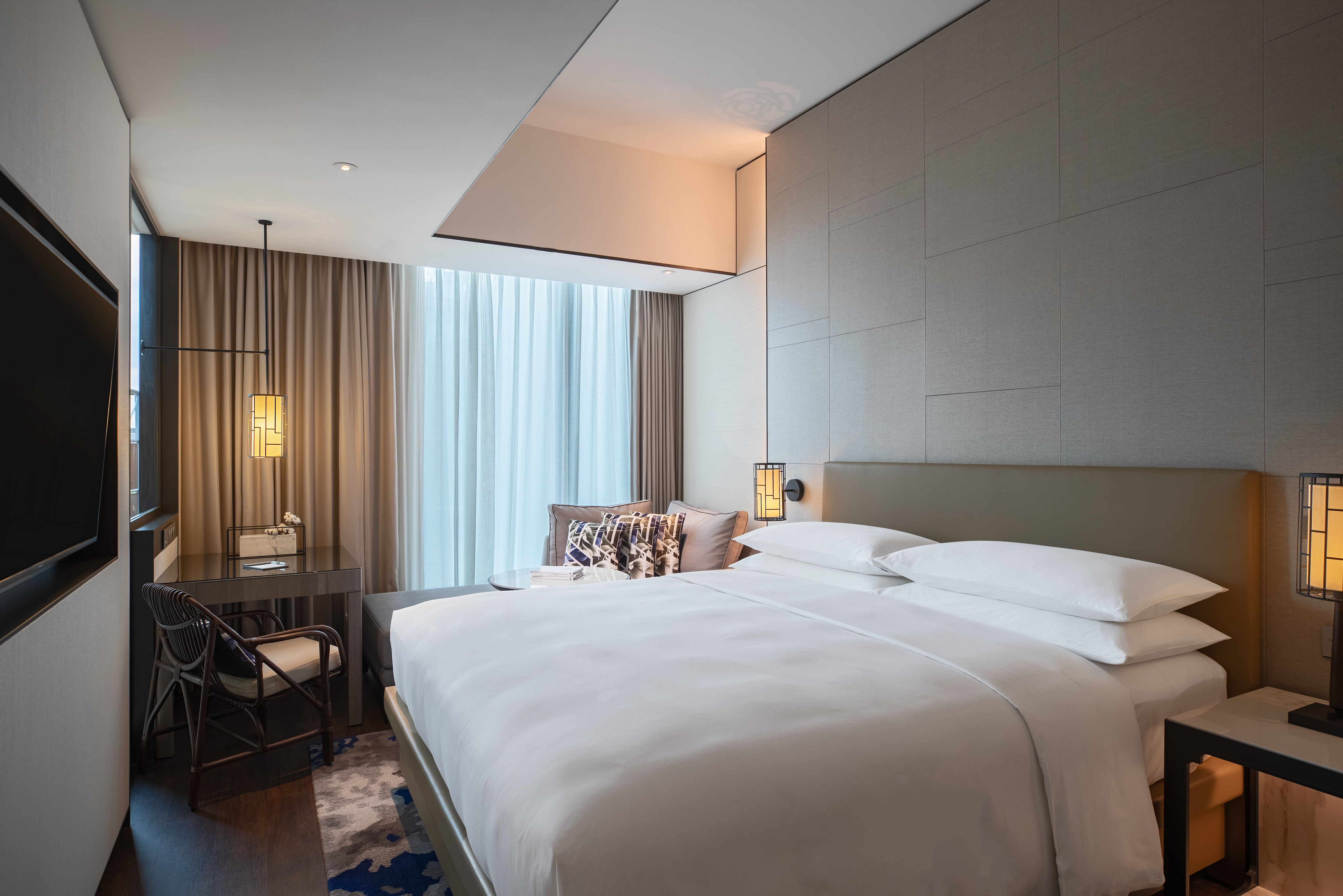 Double Deluxe King Bed