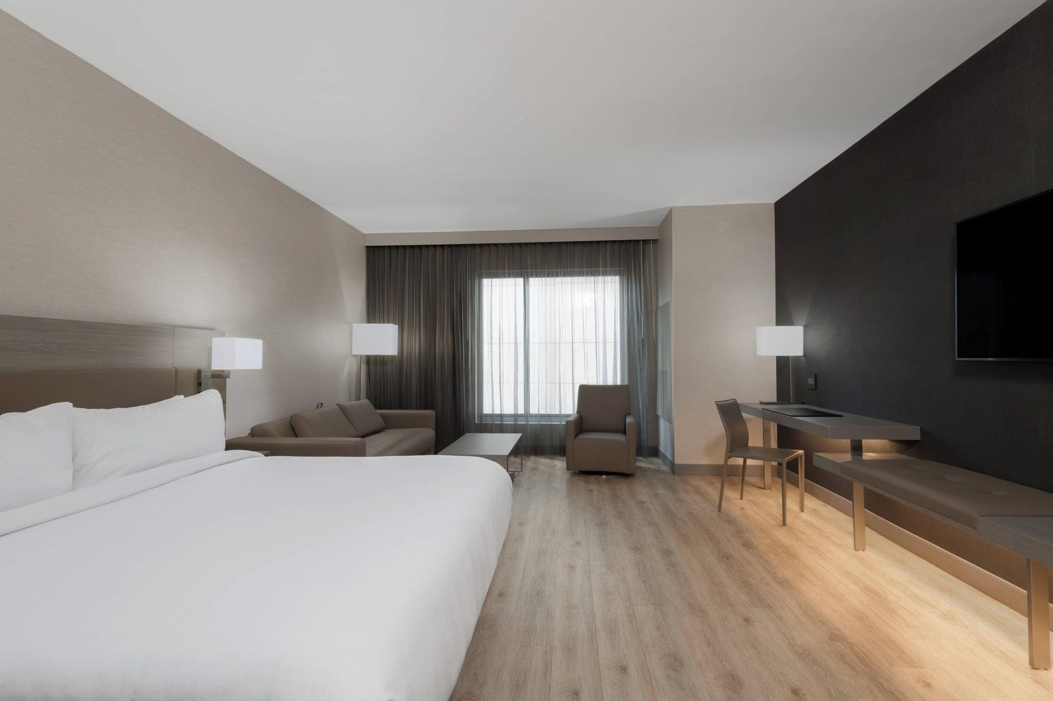 Double Accessible King Size Bed