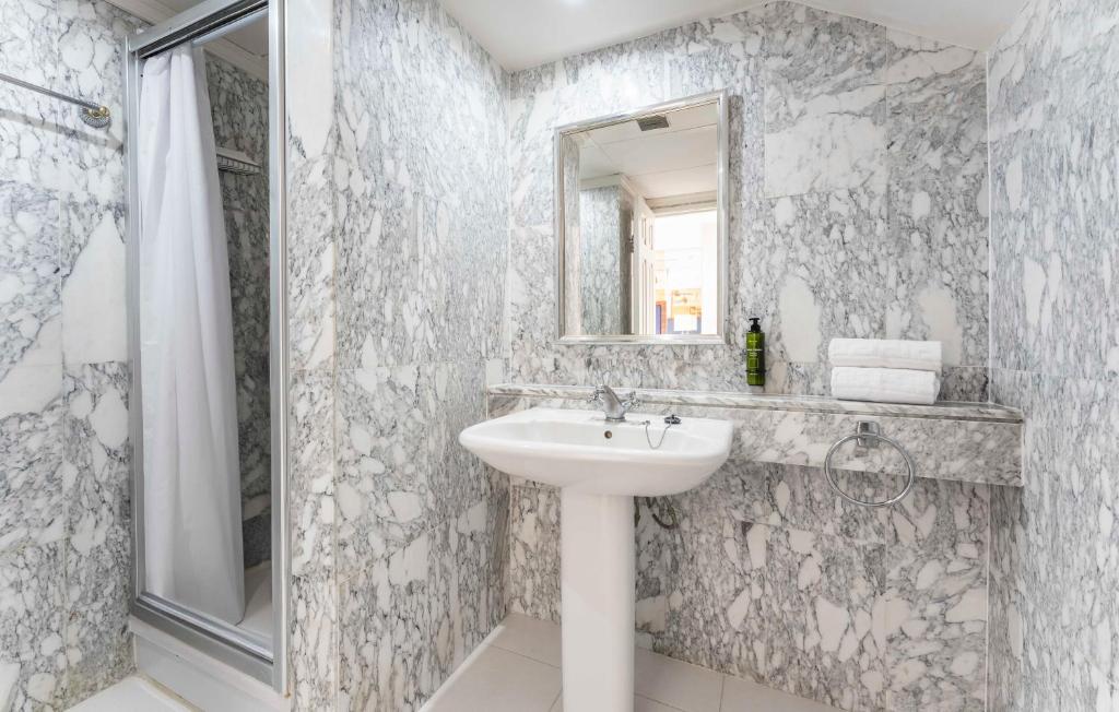 Apartment Capacity 5