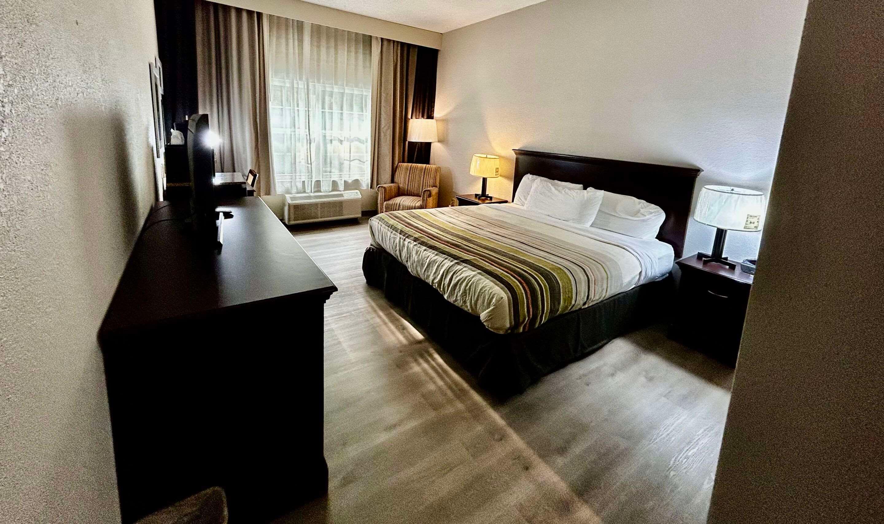 Room Accessible King Size Bed