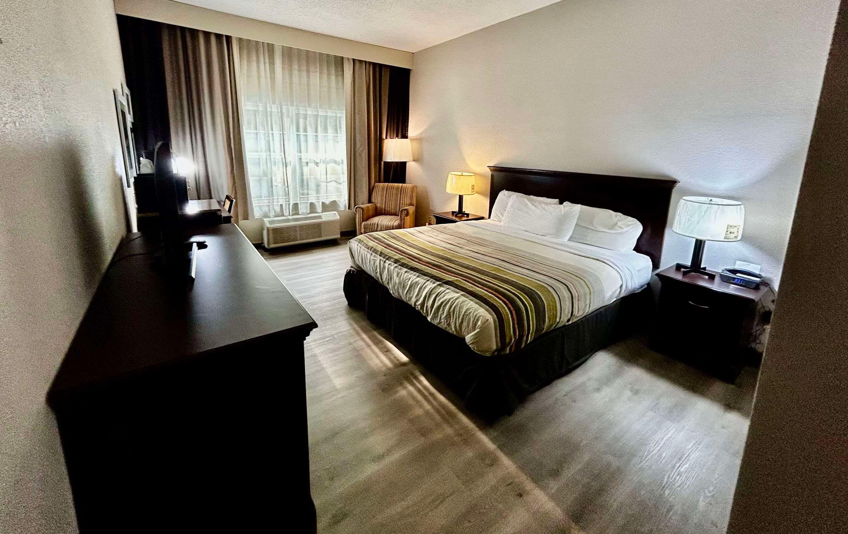 Room Accessible King Size Bed