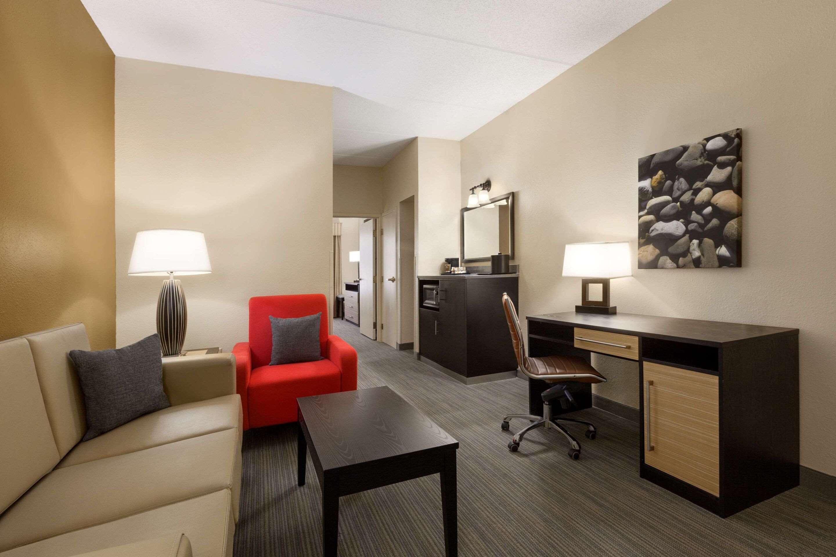 Suite King Size Bed
