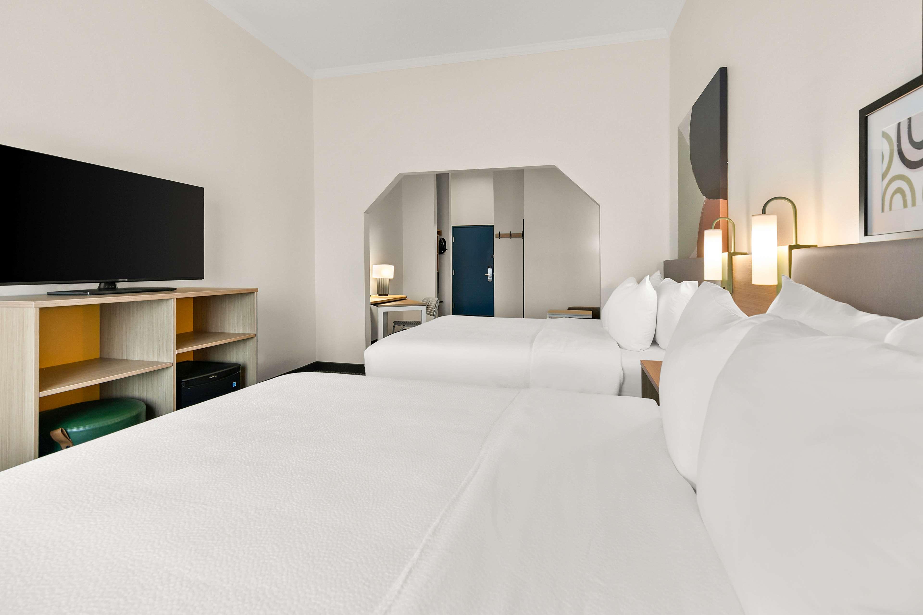 Suite Two Queen Beds