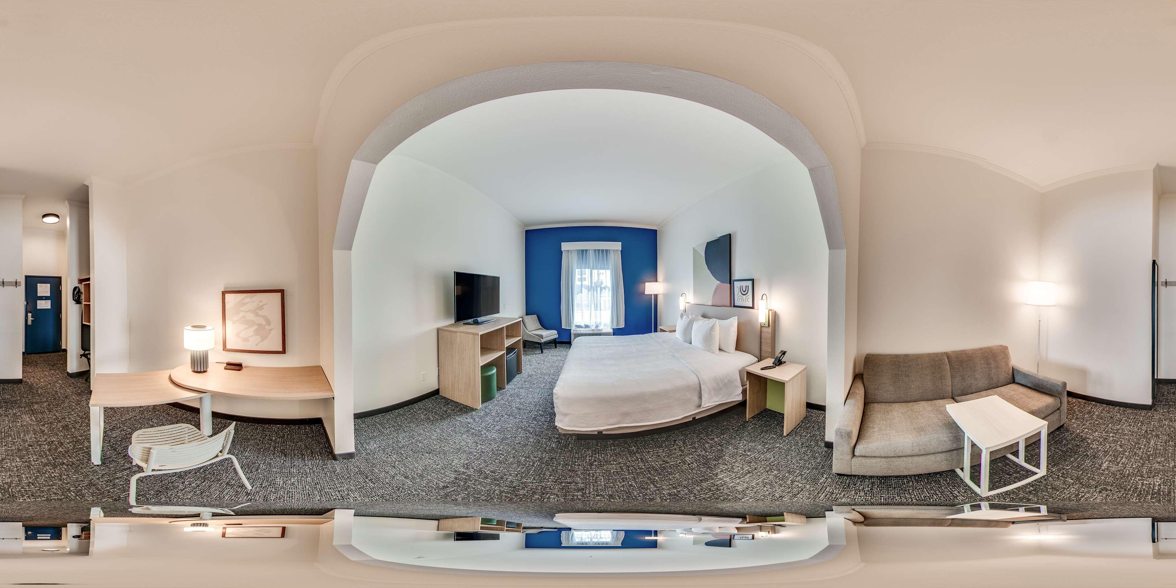 Suite Two Queen Beds