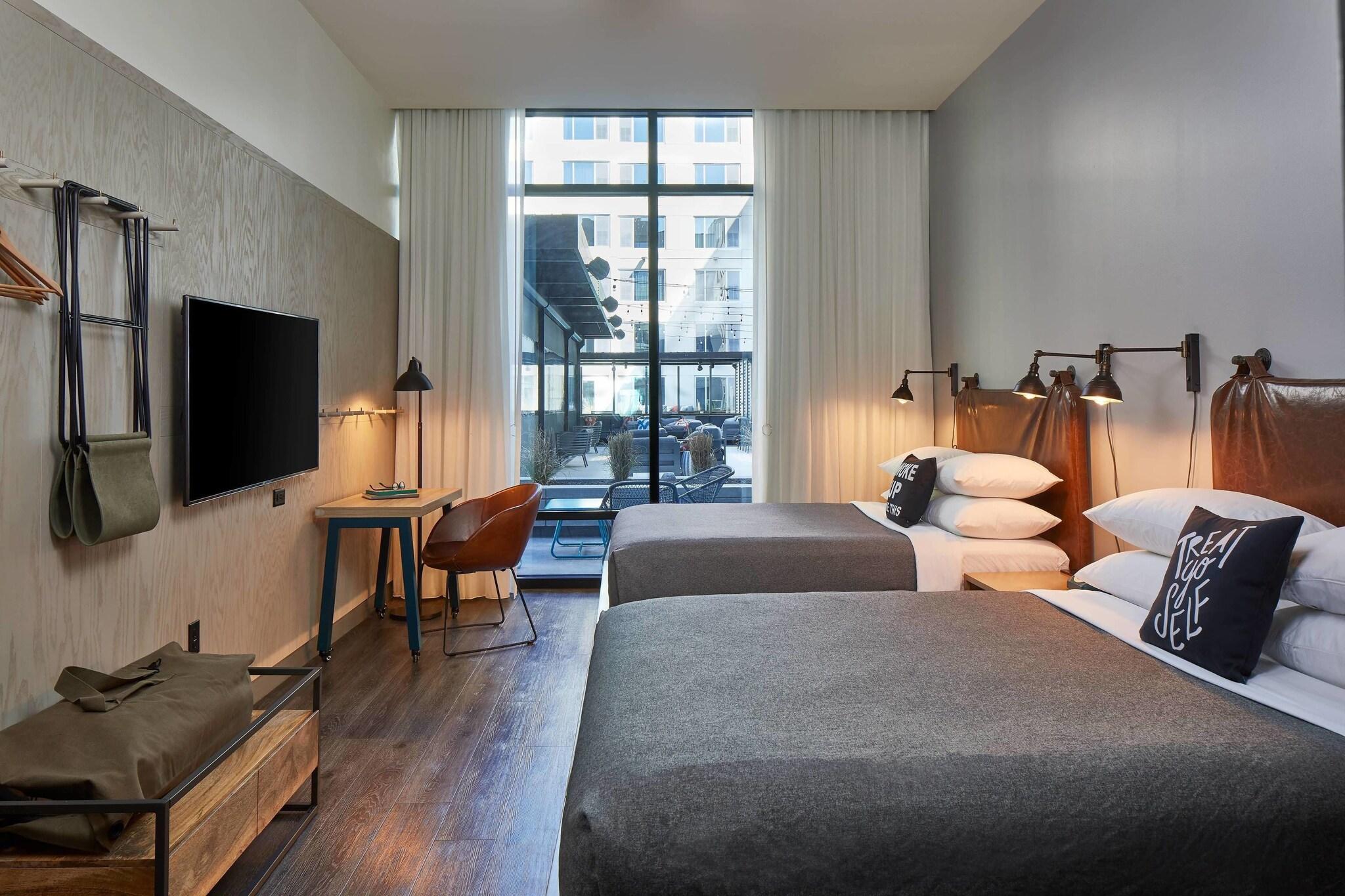 Quadruple Two Queen Beds