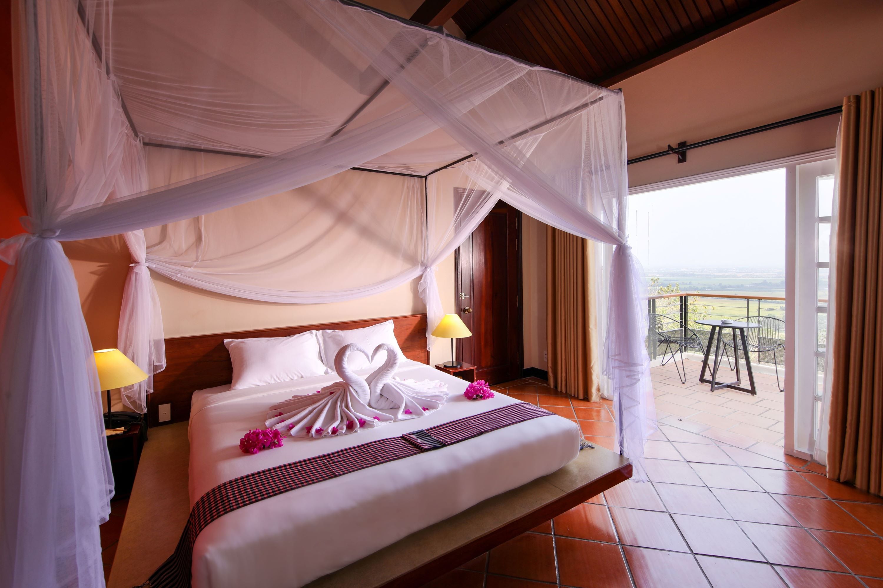Family Room Garden View with Balcony