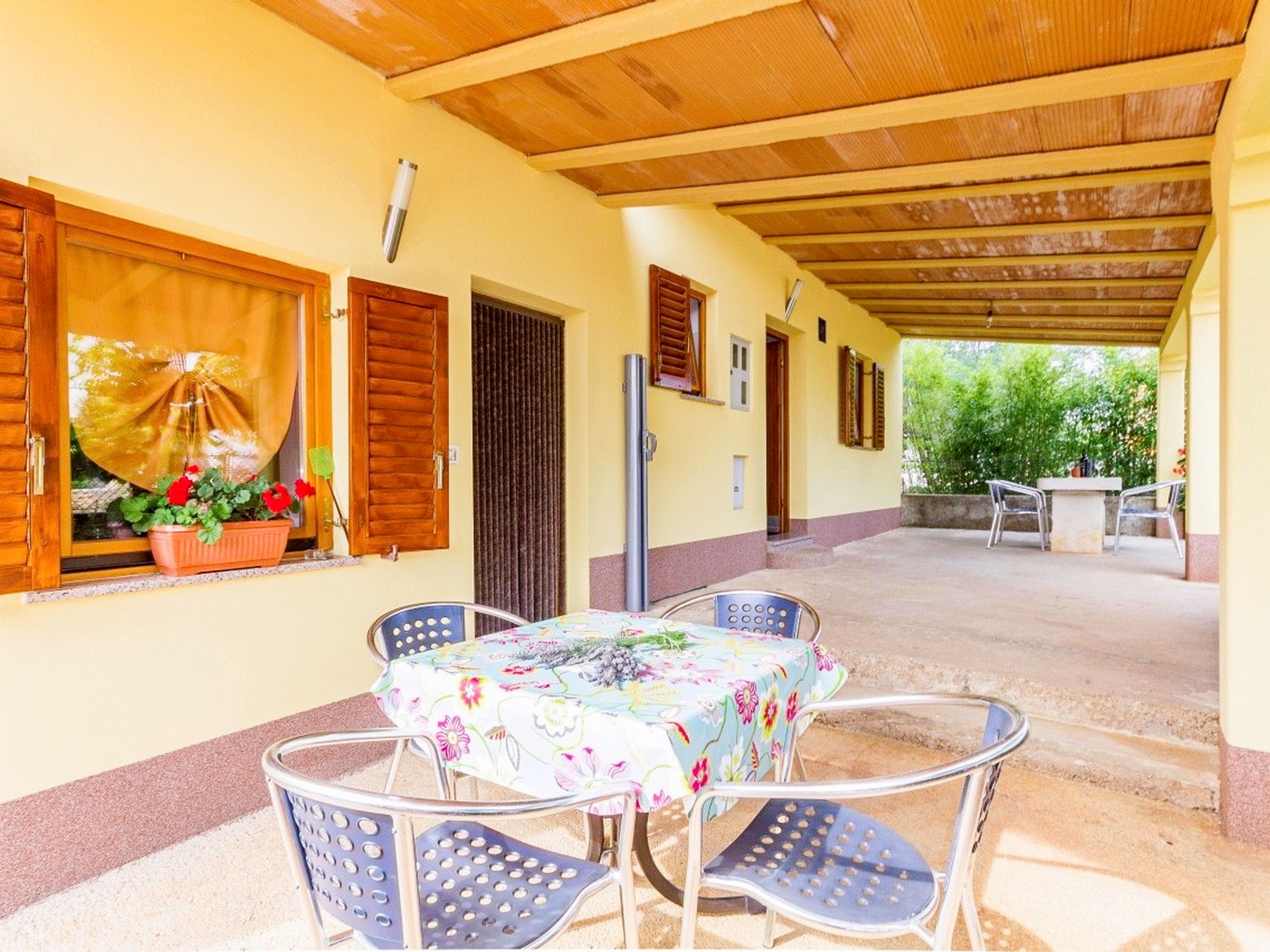 Apartment Capacity 3