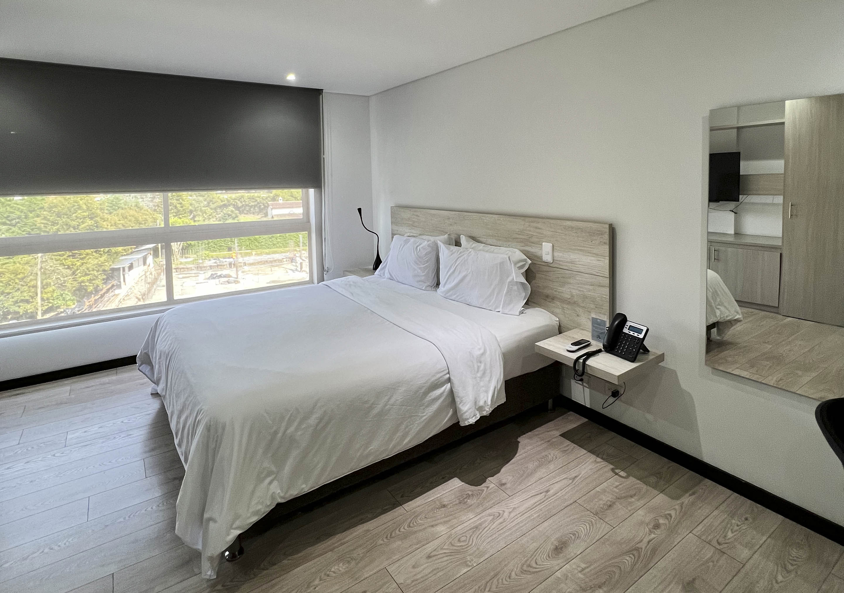 Double Deluxe One Bed