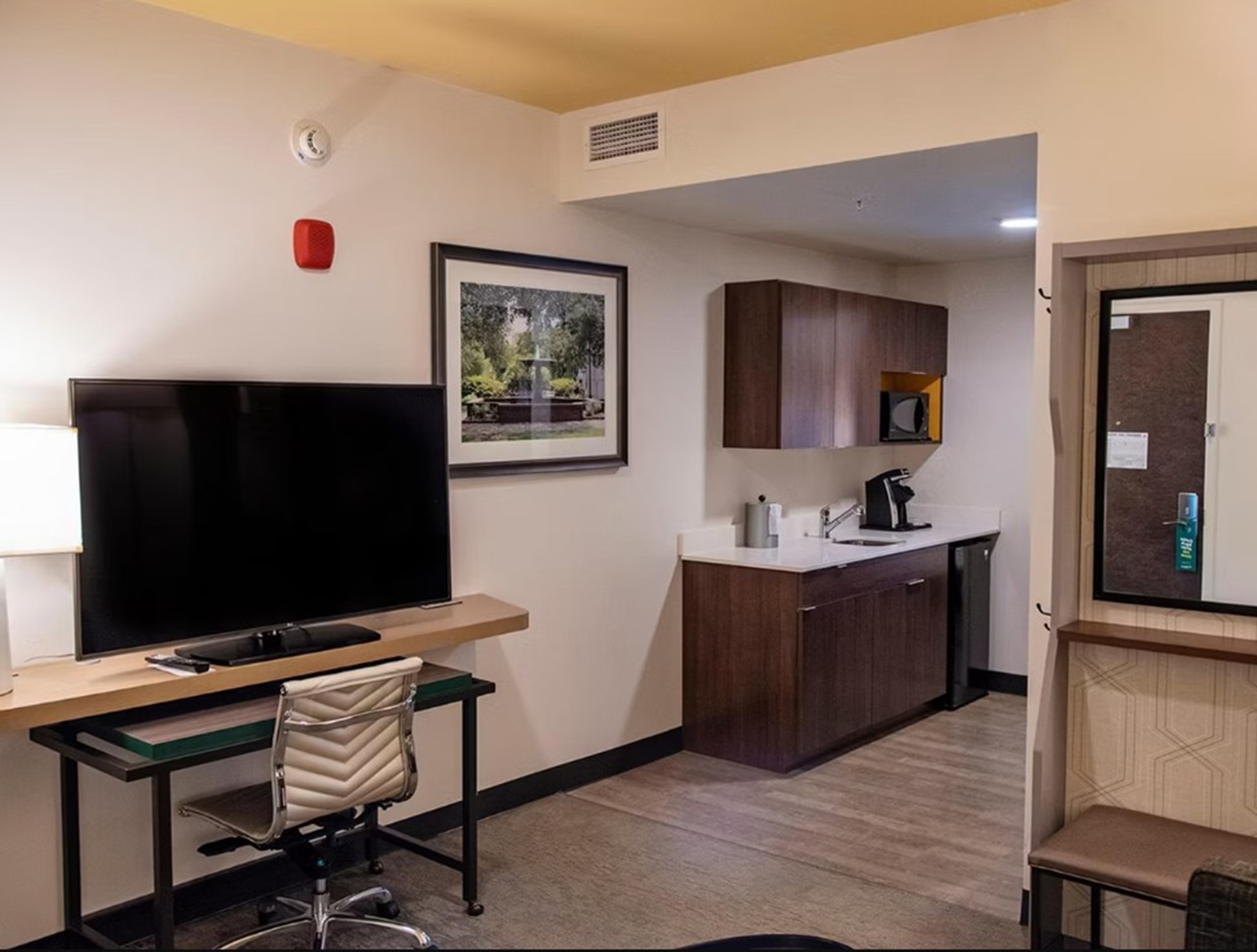 Suite King Bed One Bedroom 