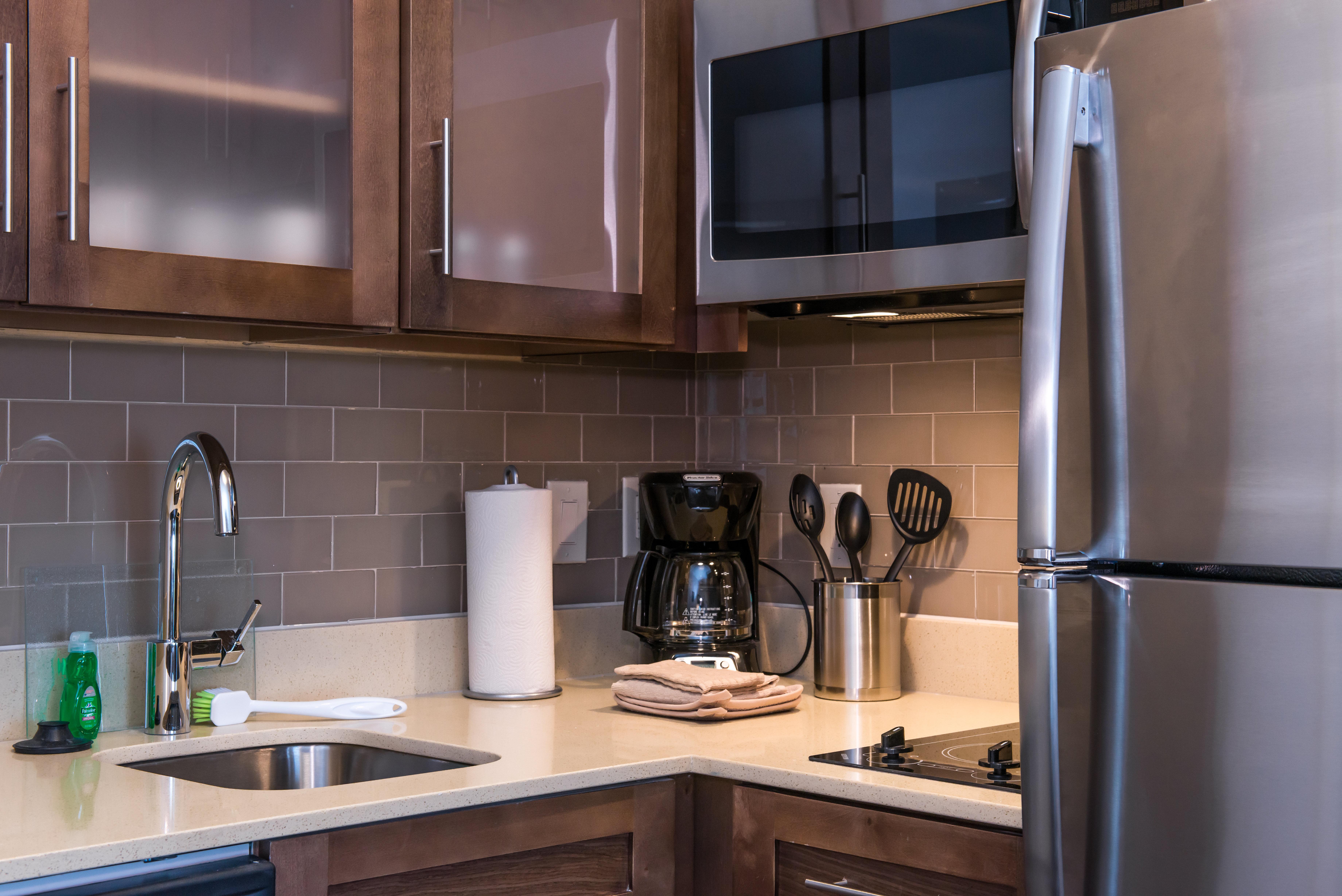 Studio Queen Size Bed