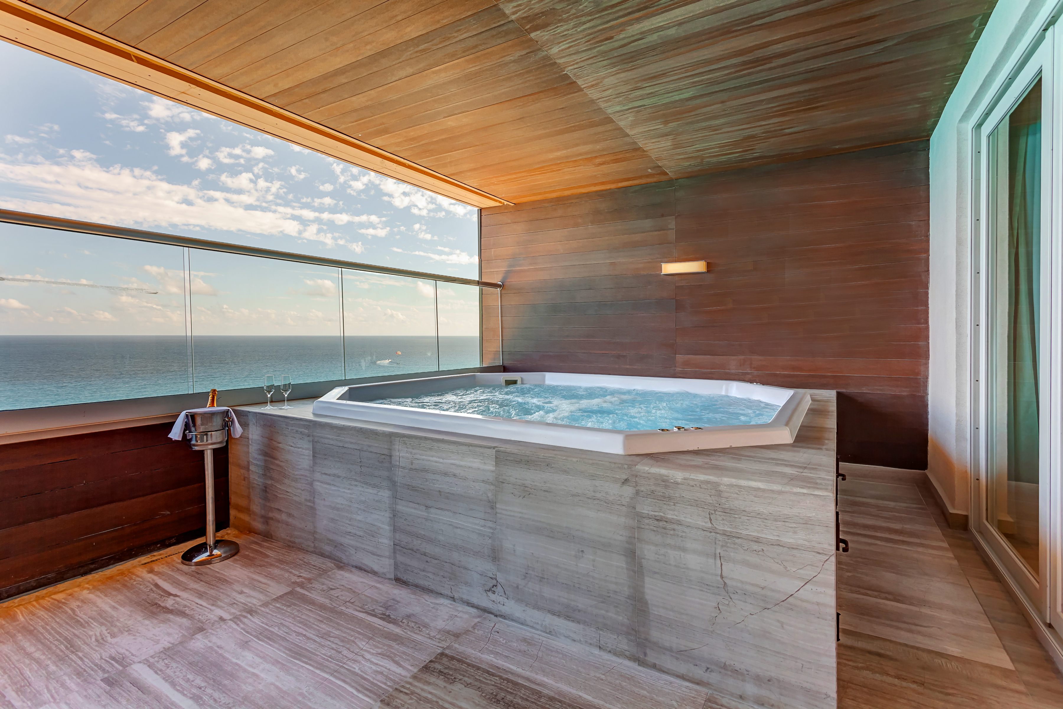 Junior Suite Ocean Front Two Bedrooms