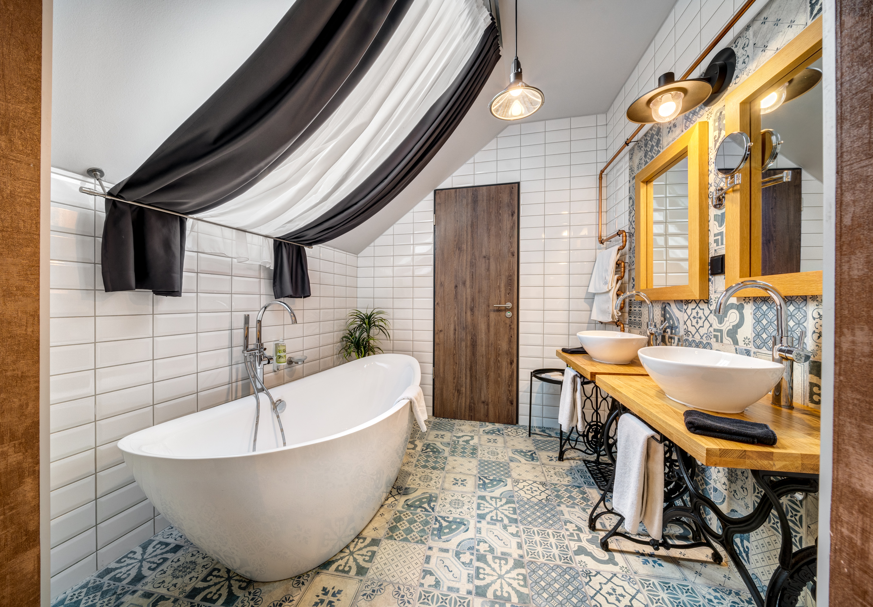 Double or Twin Executive