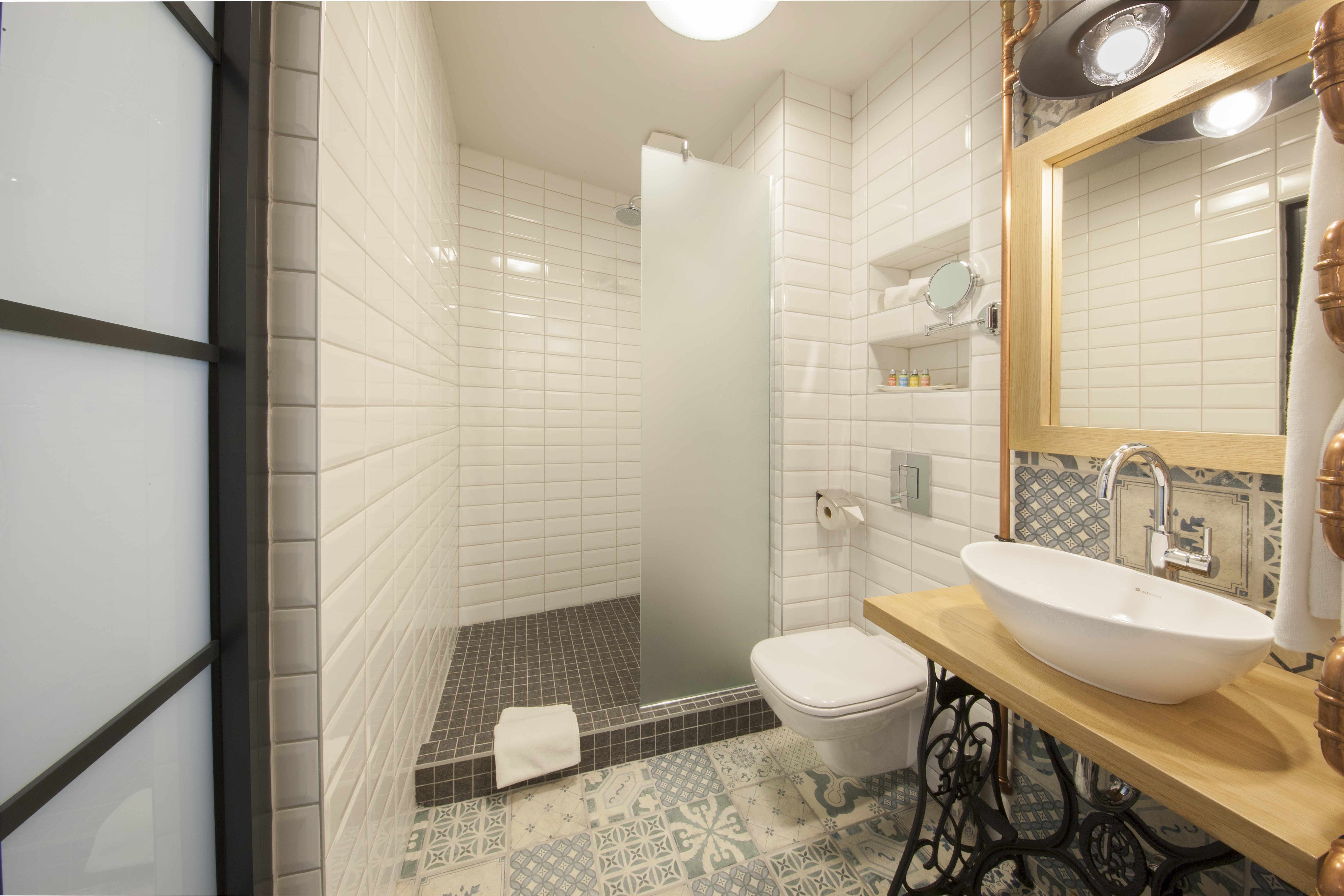 Quadruple Two Double Beds One Bedroom 