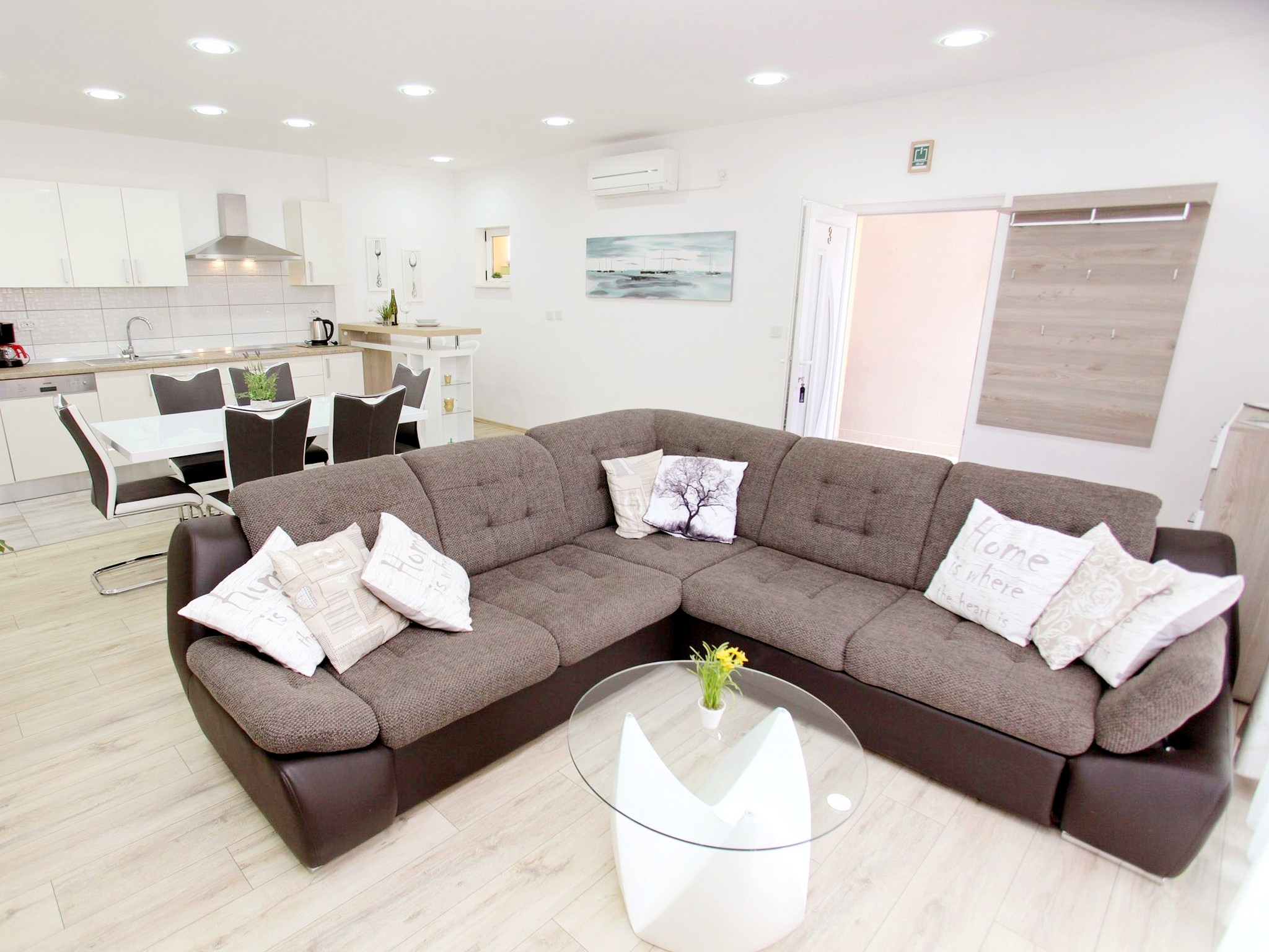 Apartment Capacity 4