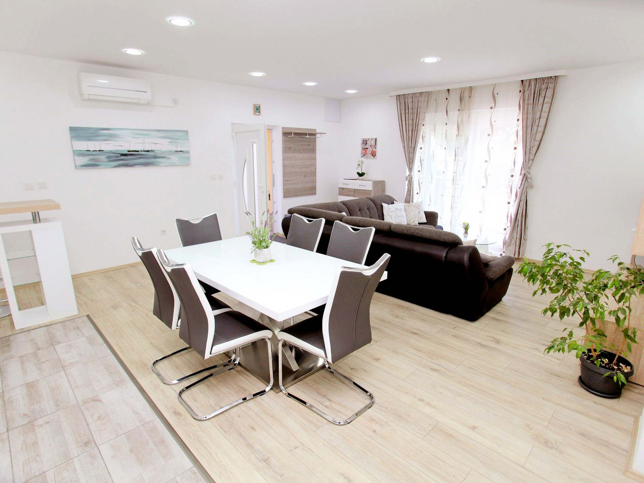 Apartment Capacity 4