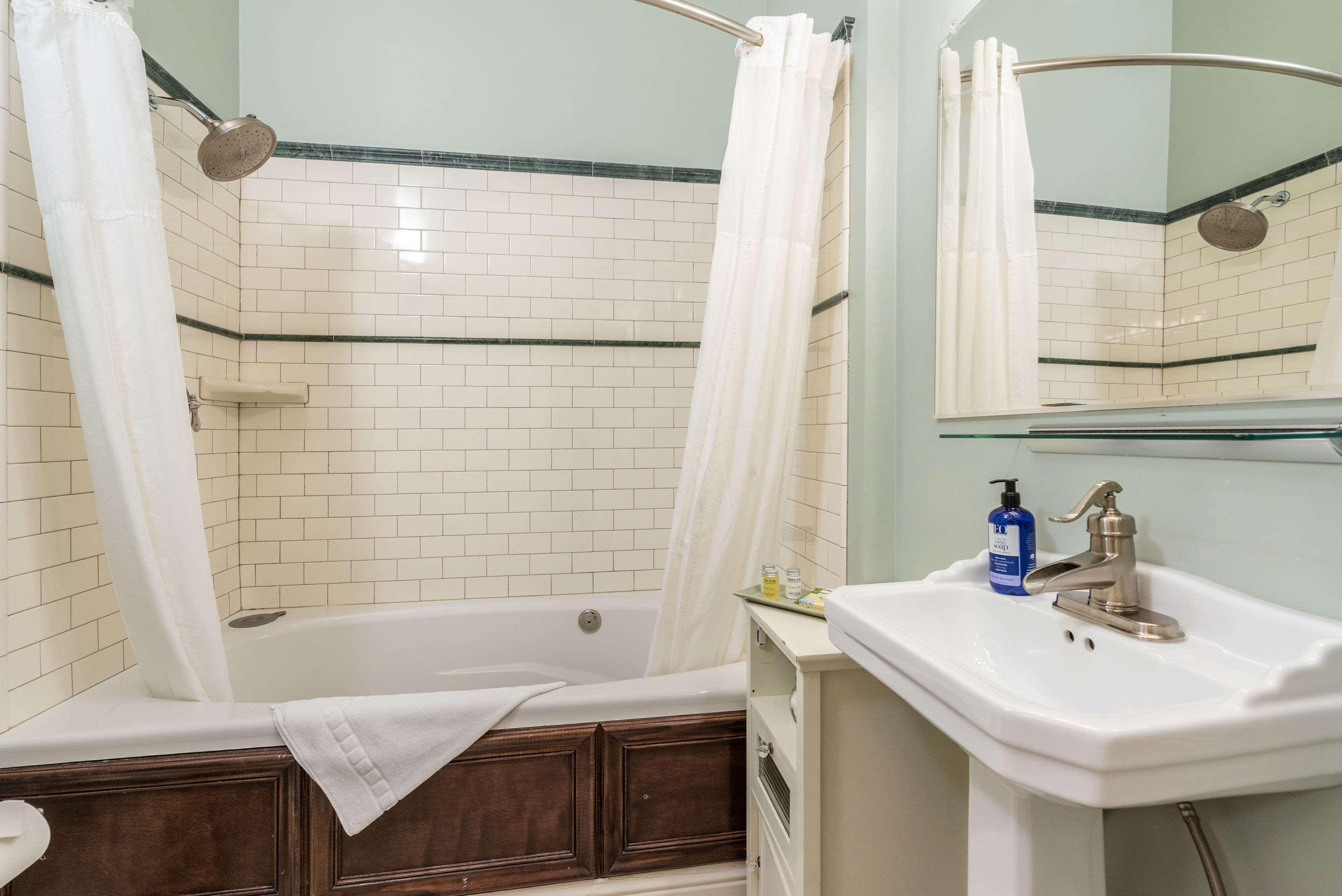 Double King Bed Non Smoking