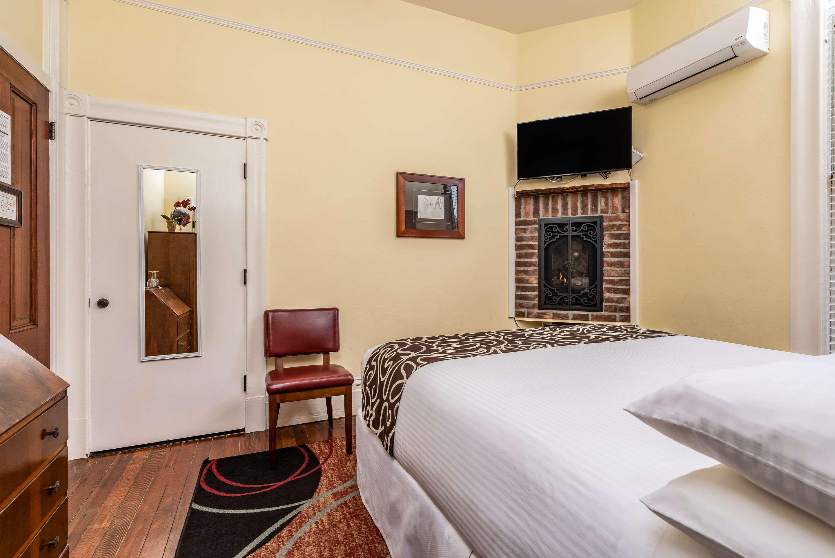 Double King Bed Non Smoking